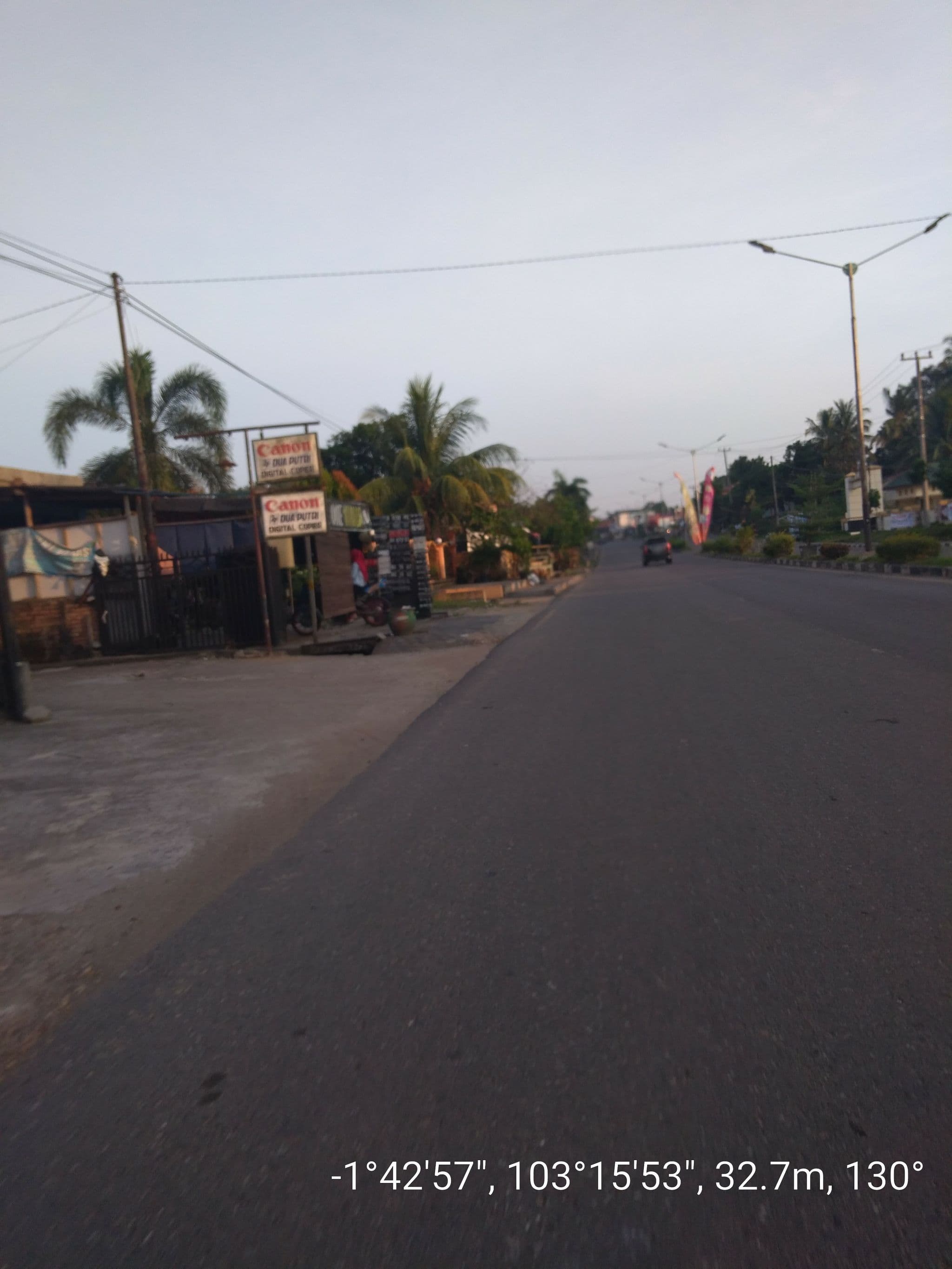 Street view near Penginapan Idola, Bejubang Dua — © danils (CC BY-SA · Mapillary)