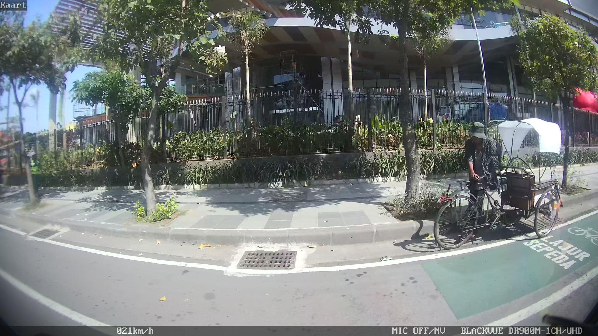Street view near Trans Luxury Hotel, Gedangan — © kaart_2 (CC BY-SA · Mapillary)