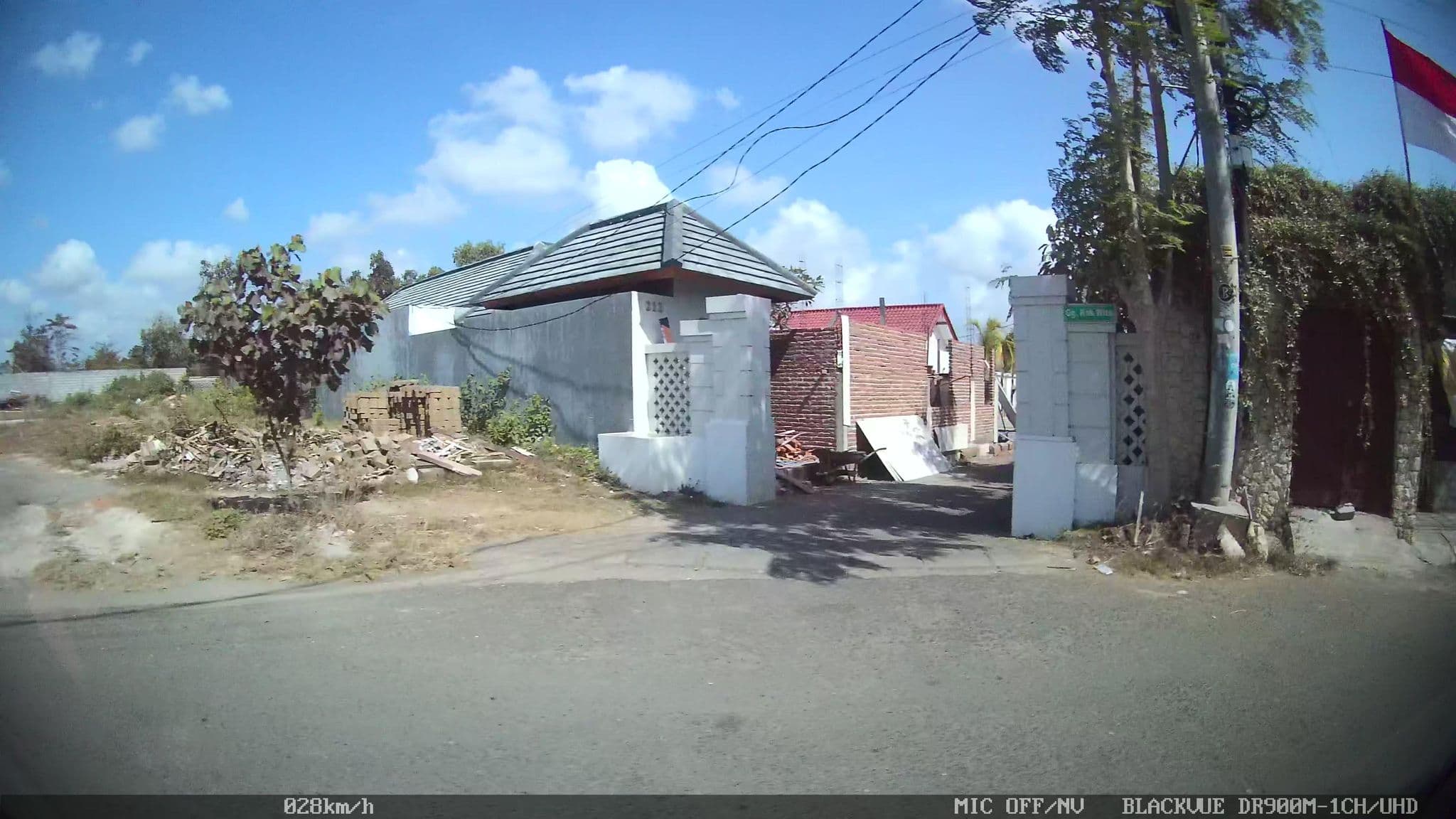 Street view near Kupu Kupu Villas, Jimbaran — © kaart_2 (CC BY-SA · Mapillary)
