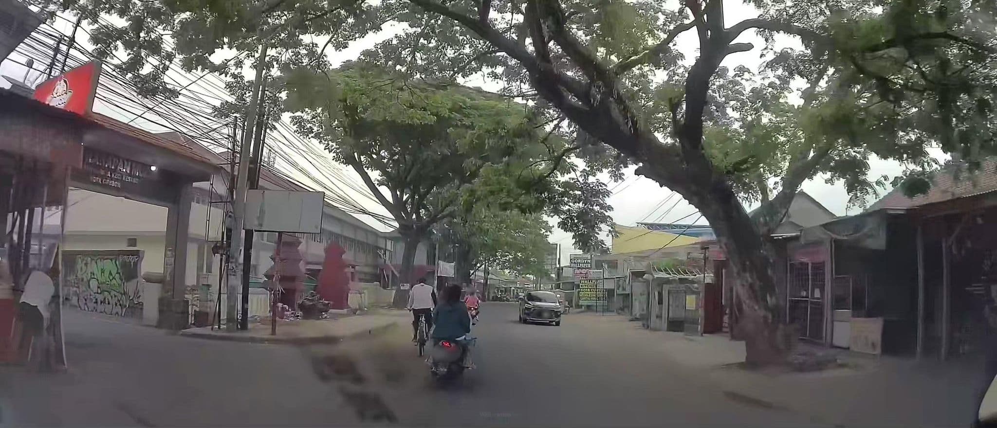 Street view near Kost Puteri Nadiya, Weru — © ivandhfr (CC BY-SA · Mapillary)