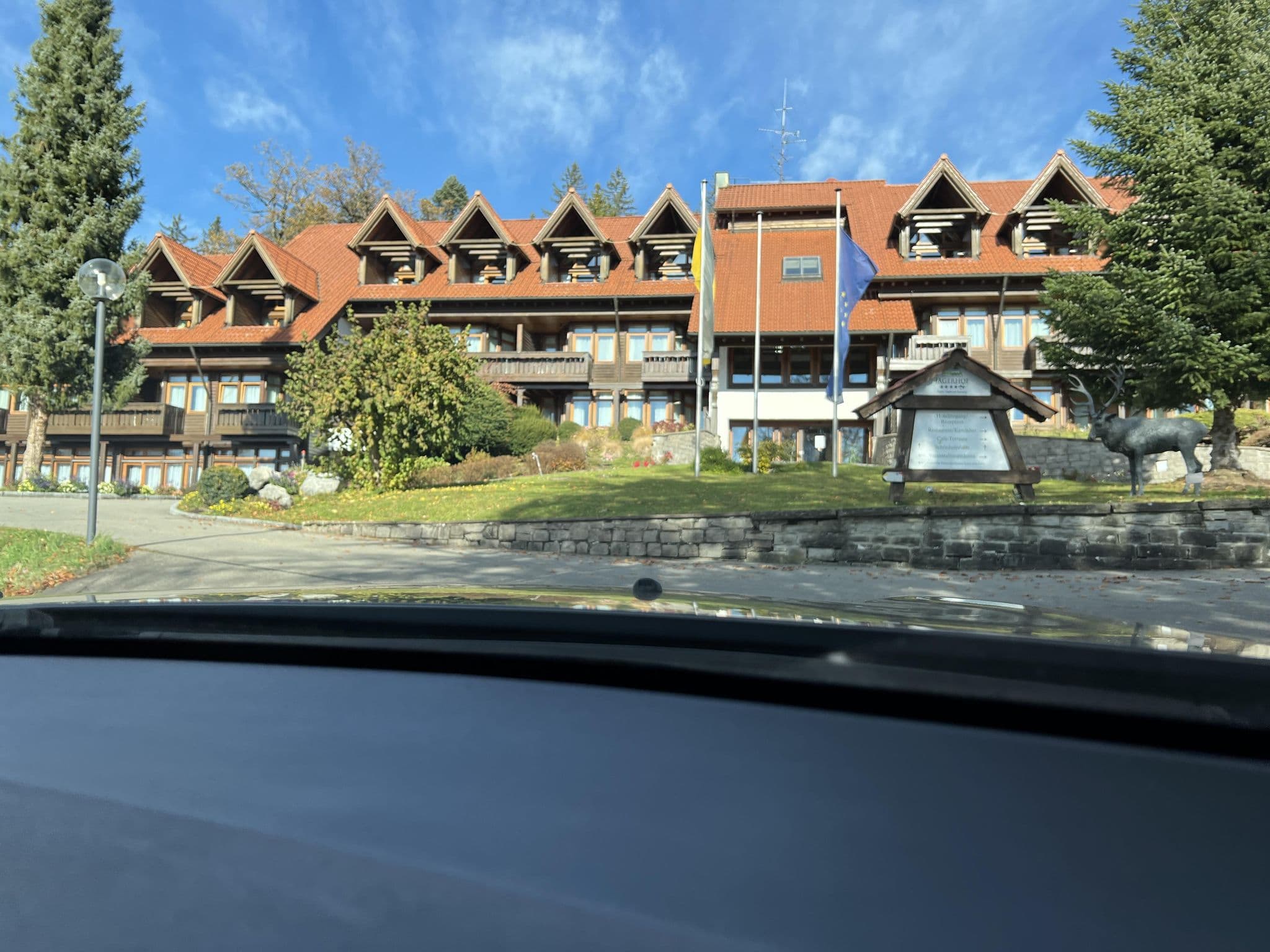 Street view near Berghotel Jägerhof, Isny — © ltrebing (CC BY-SA · Mapillary)