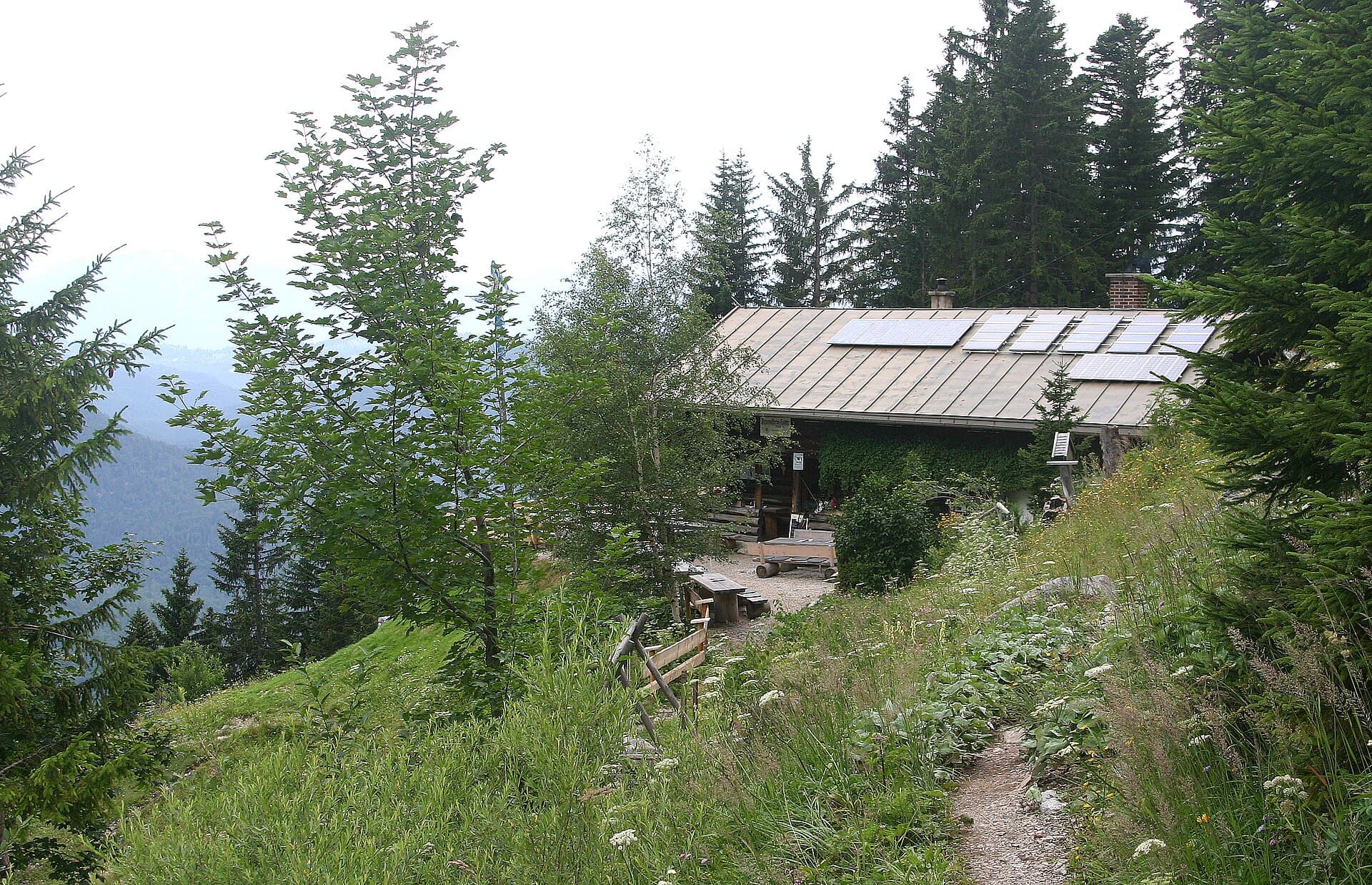 Brunnsteinhütte (via Wikimedia Commons, CC BY-SA 3.0)