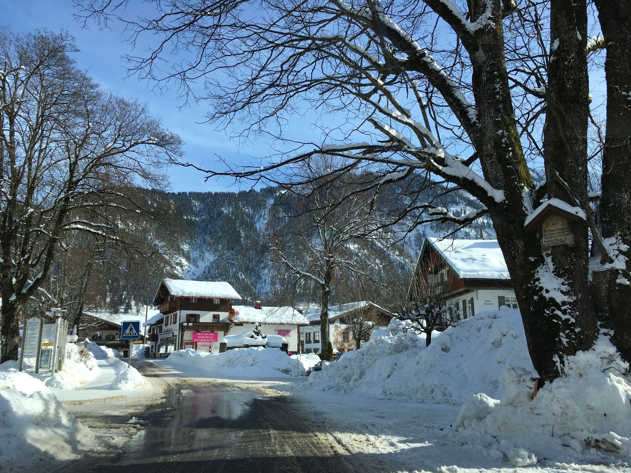 Street view near Hotel garni Königslinde, Bayrischzell — © maleo (CC BY-SA · Mapillary)