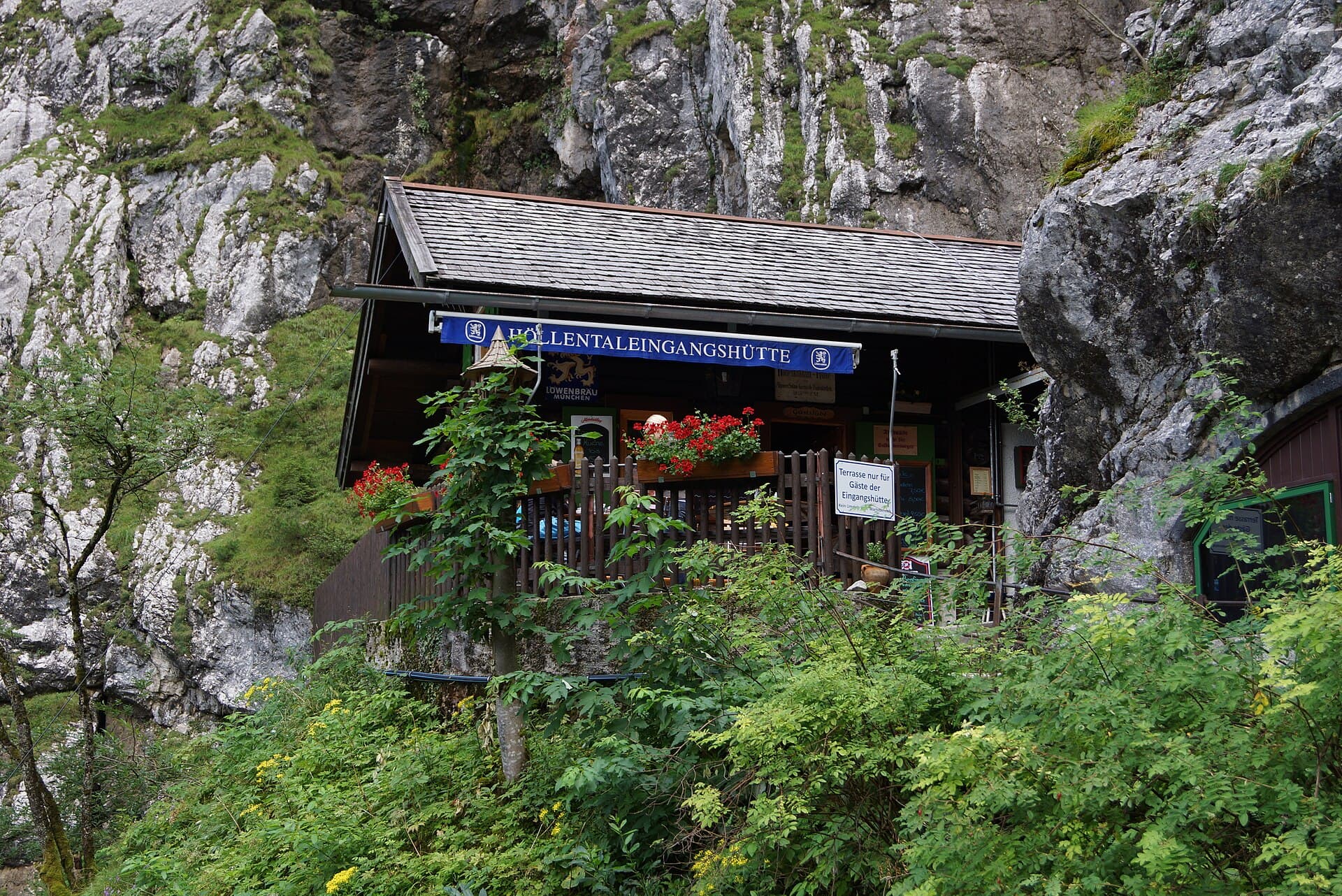 Höllentaleingangshütte (via Wikimedia Commons, CC BY-SA 3.0 de)
