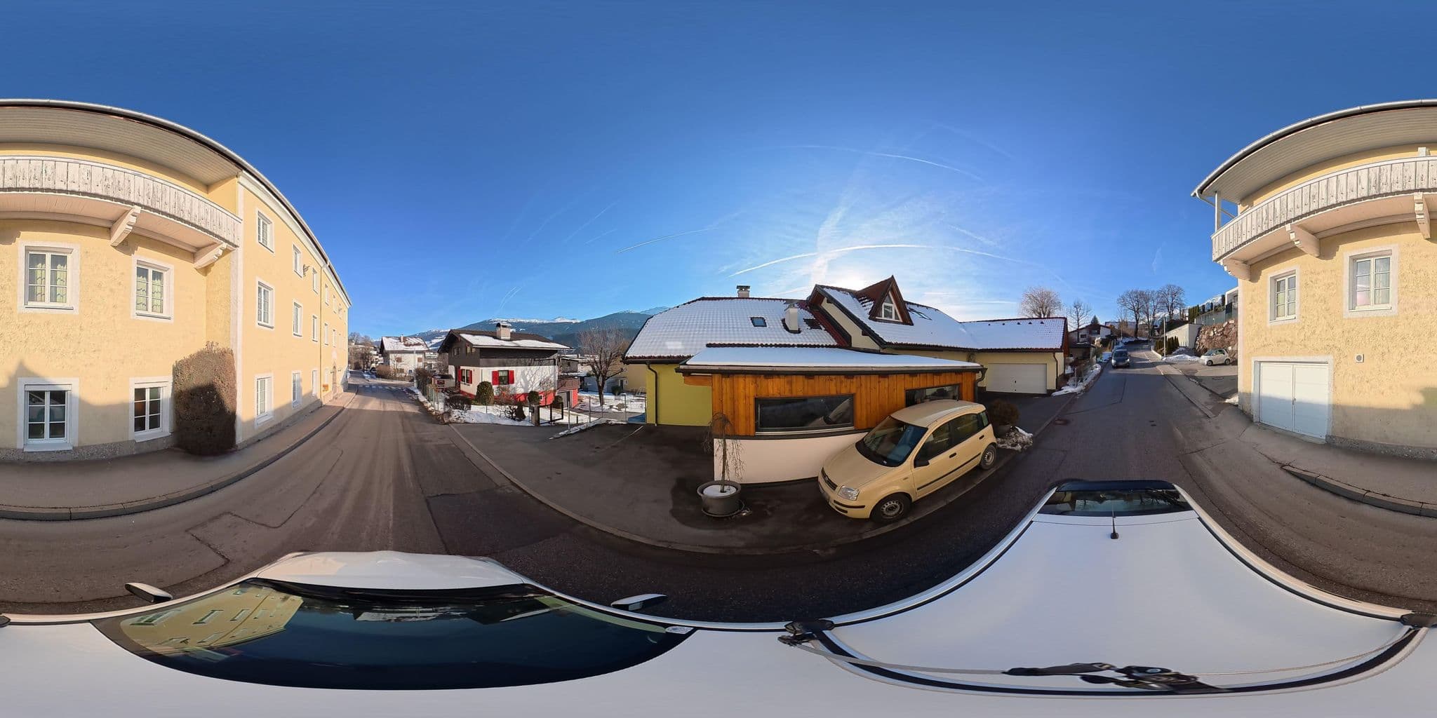 Street view near Hotel Heiligkreuz, Absam — © osmplus_org (CC BY-SA · Mapillary)