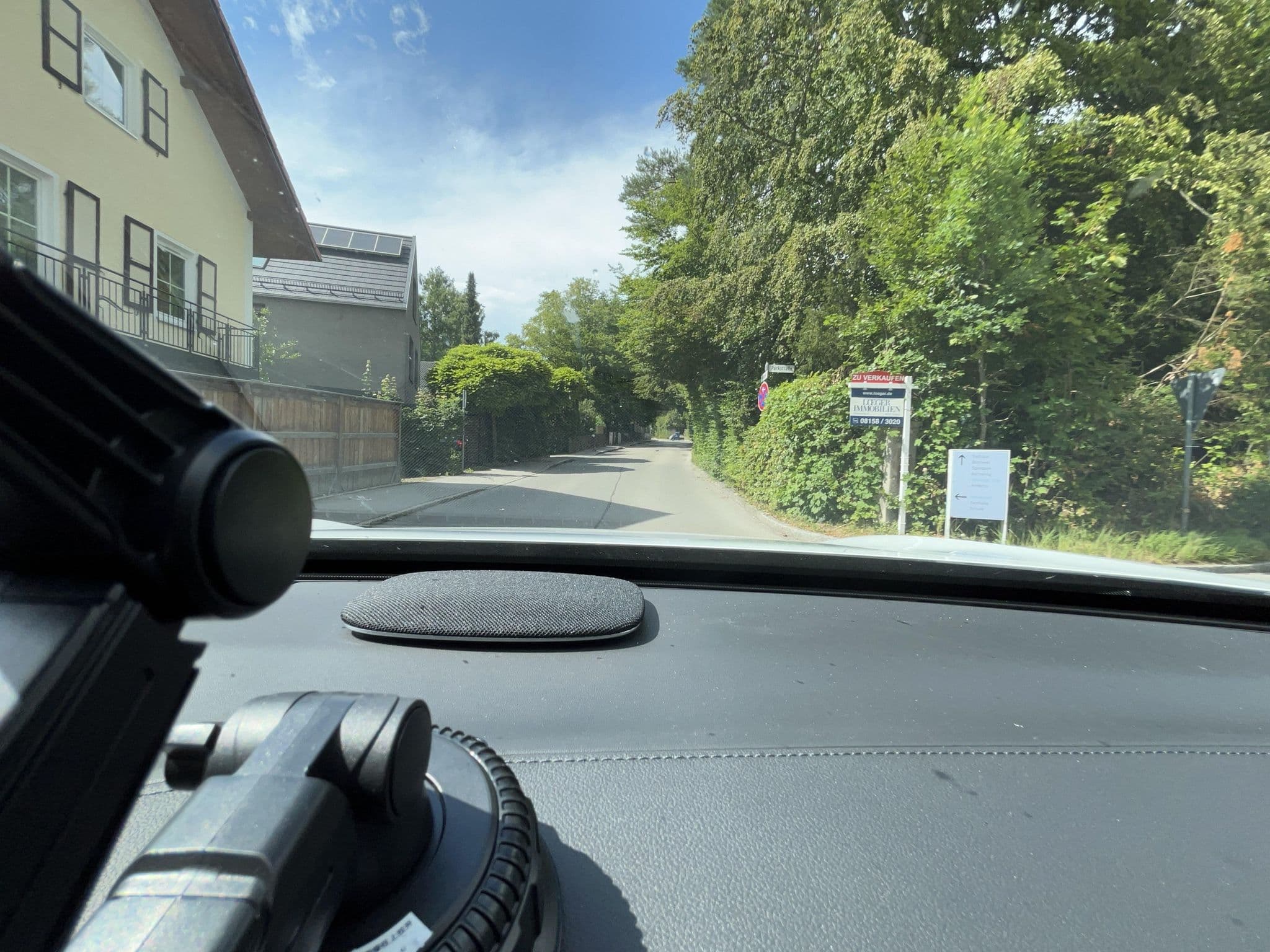Street view near LakeStarnberg Apartments, Feldafing — © lin_wang (CC BY-SA · Mapillary)