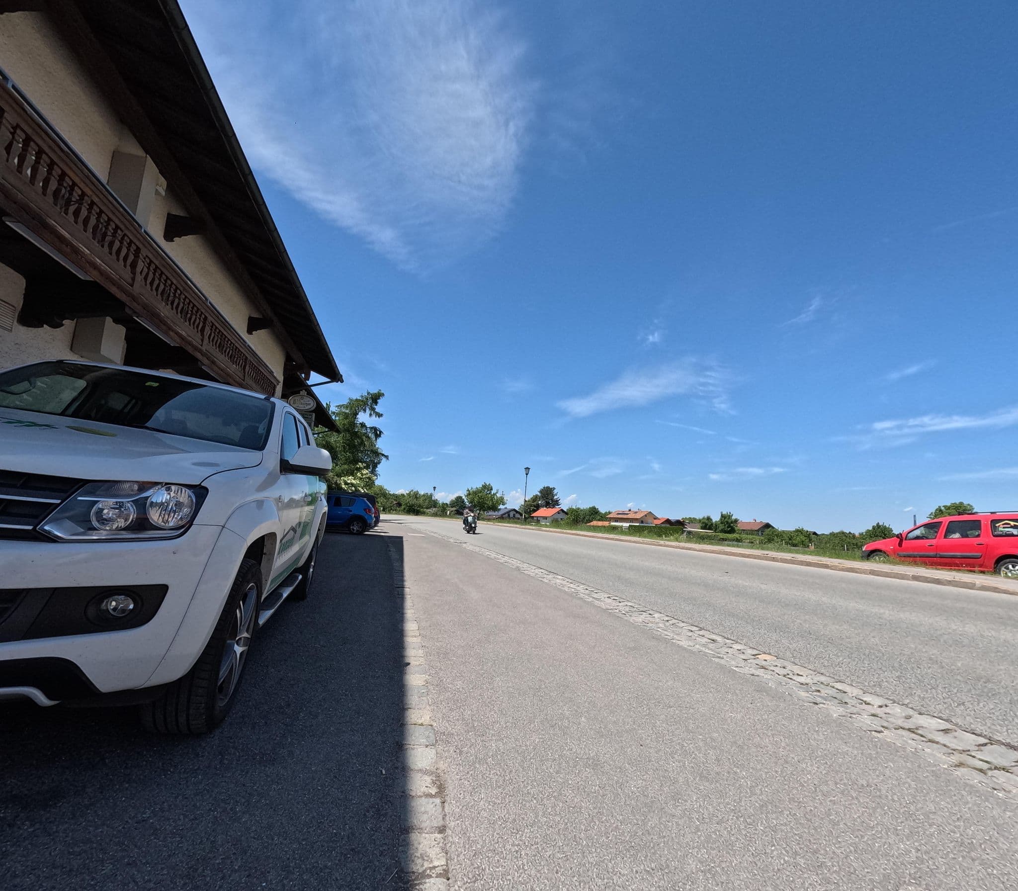Street view near Gasthaus Café König, Bernau am Chiemsee — © natebus (CC BY-SA · Mapillary)