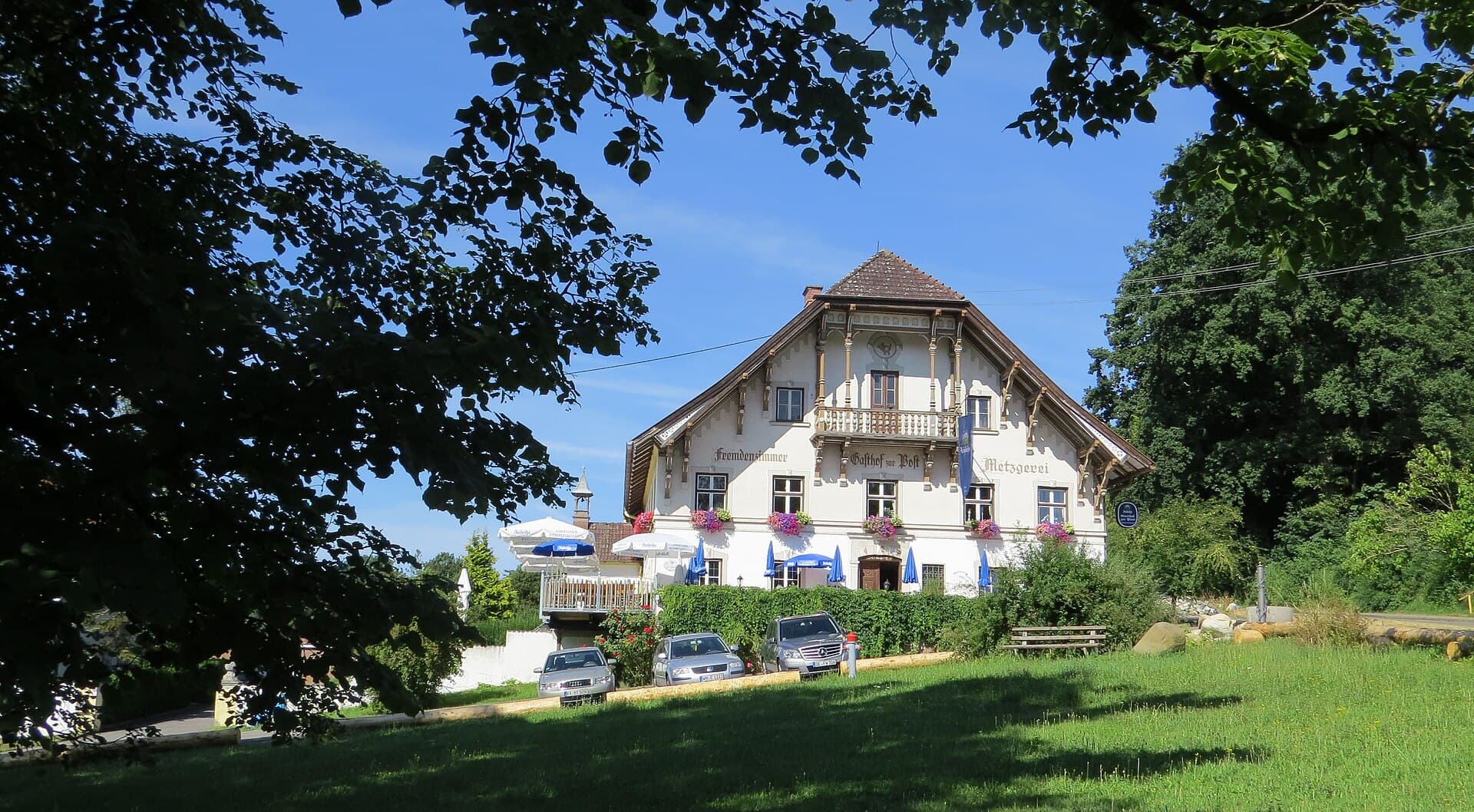 Gasthof zur Post (via Wikimedia Commons, CC BY-SA 4.0)