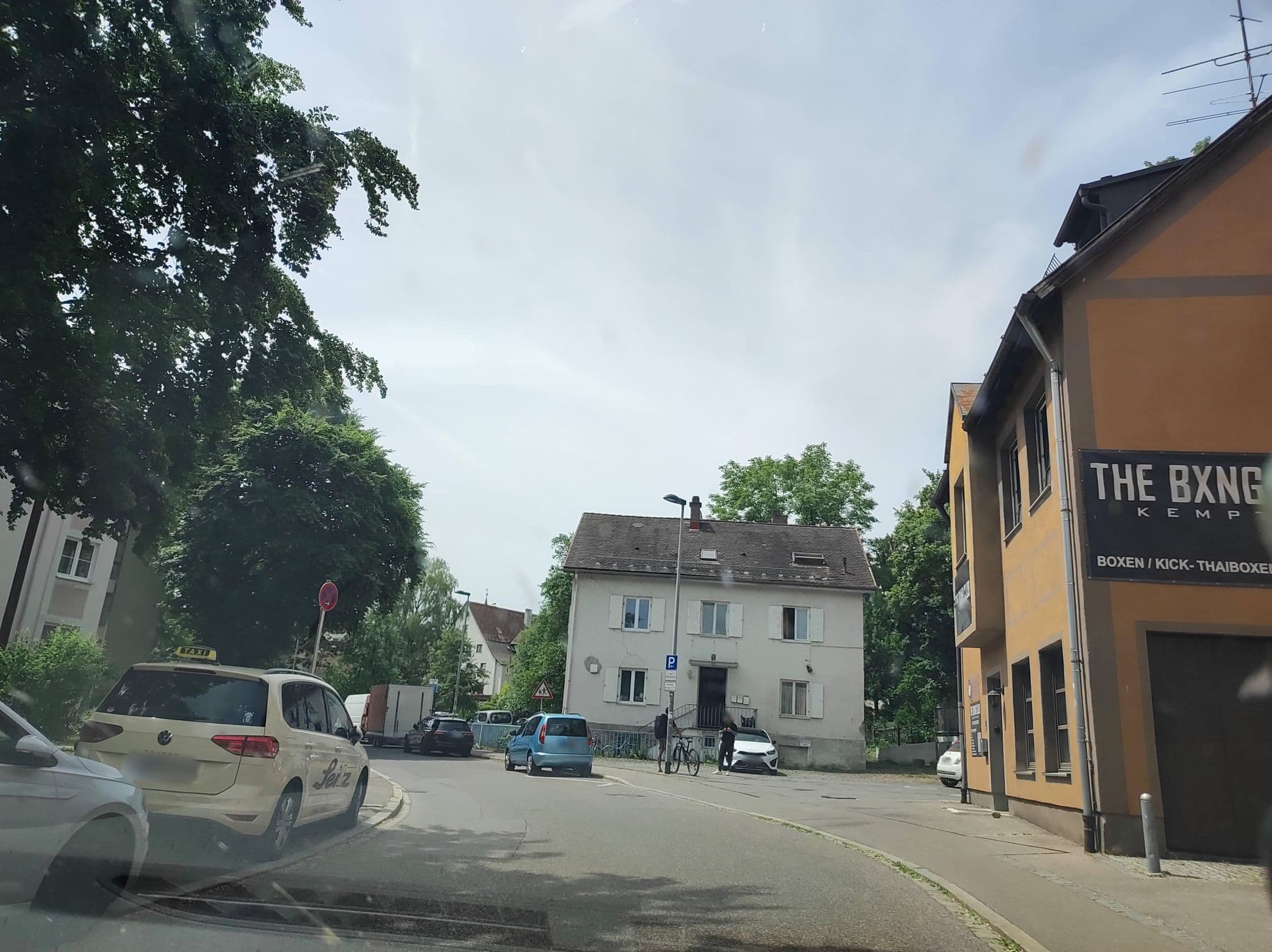 Street view near Studentenwohnheim Sozialbau, Kempten (Allgäu) — © msdess (CC BY-SA · Mapillary)