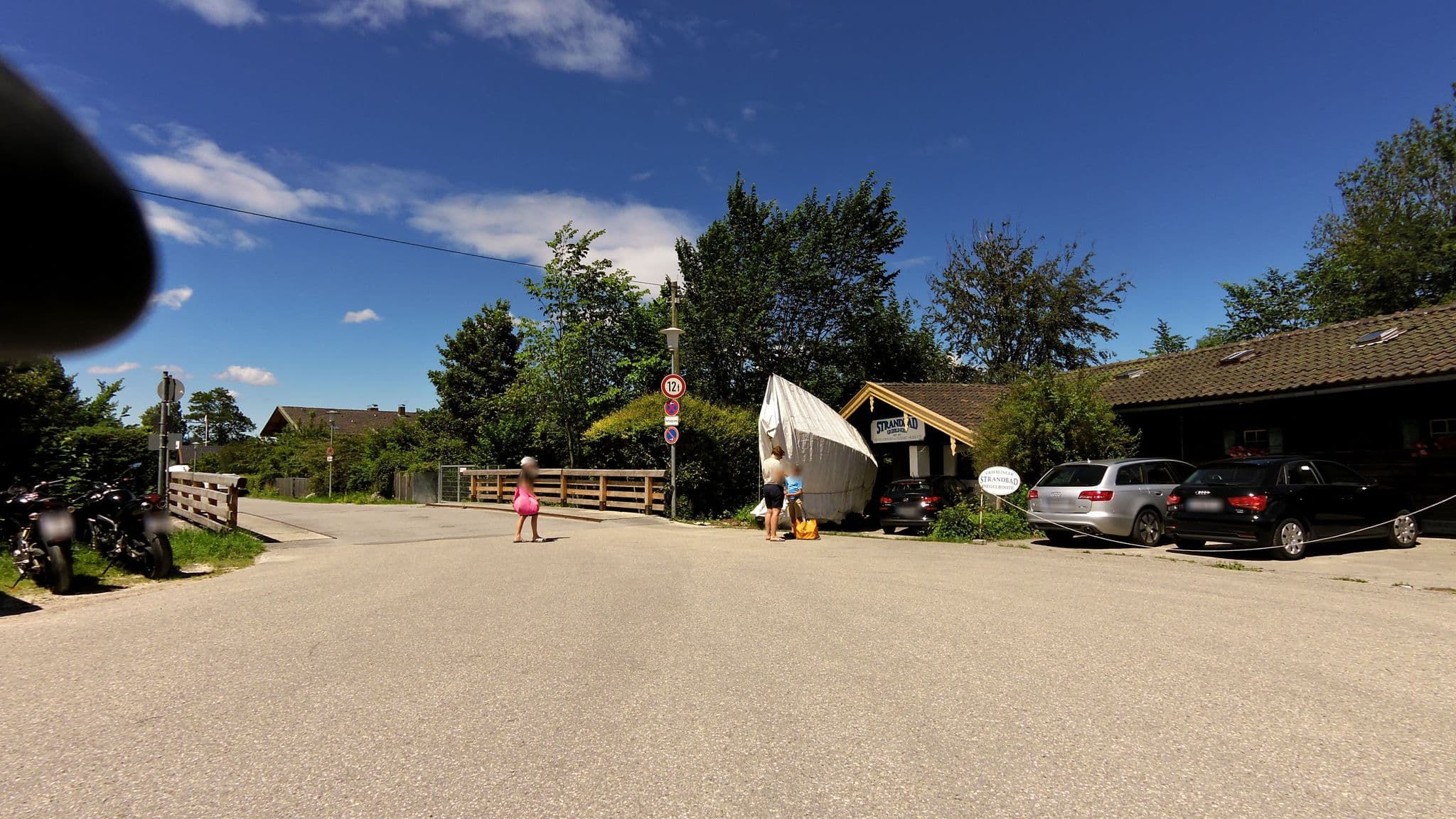 Street view near Gästehaus Grieblinger, Bad Wiessee — © czmrtn (CC BY-SA · Mapillary)