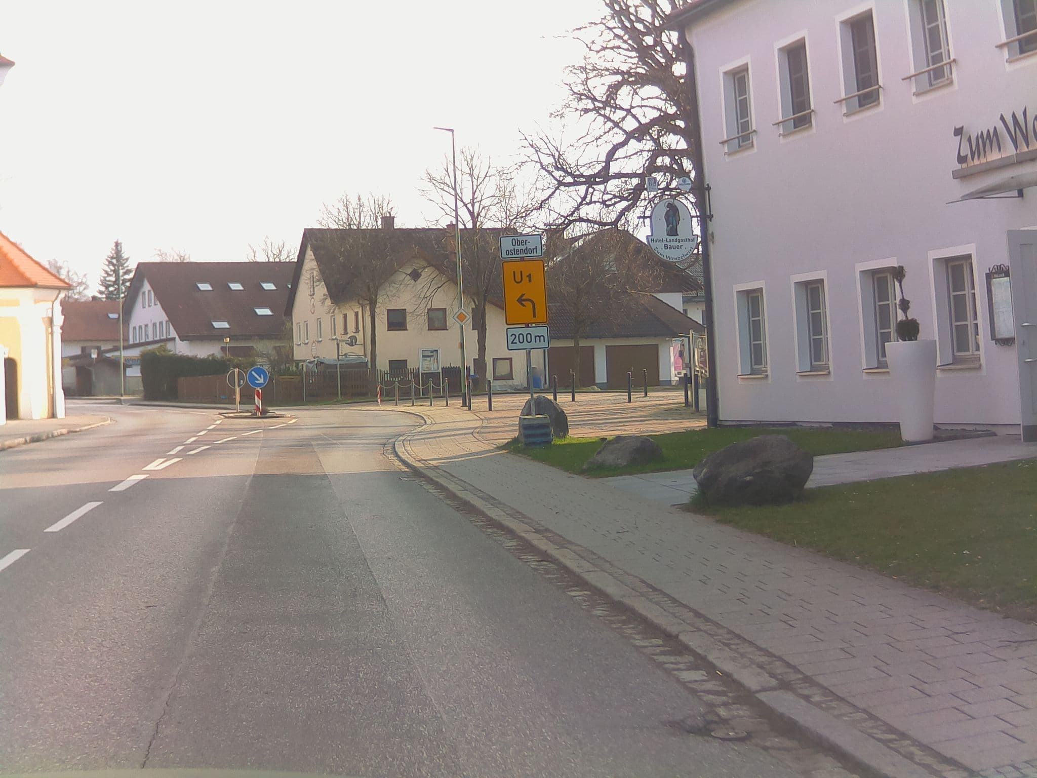 Street view near Zum Wendelwirt, Mauerstetten — © ramap (CC BY-SA · Mapillary)