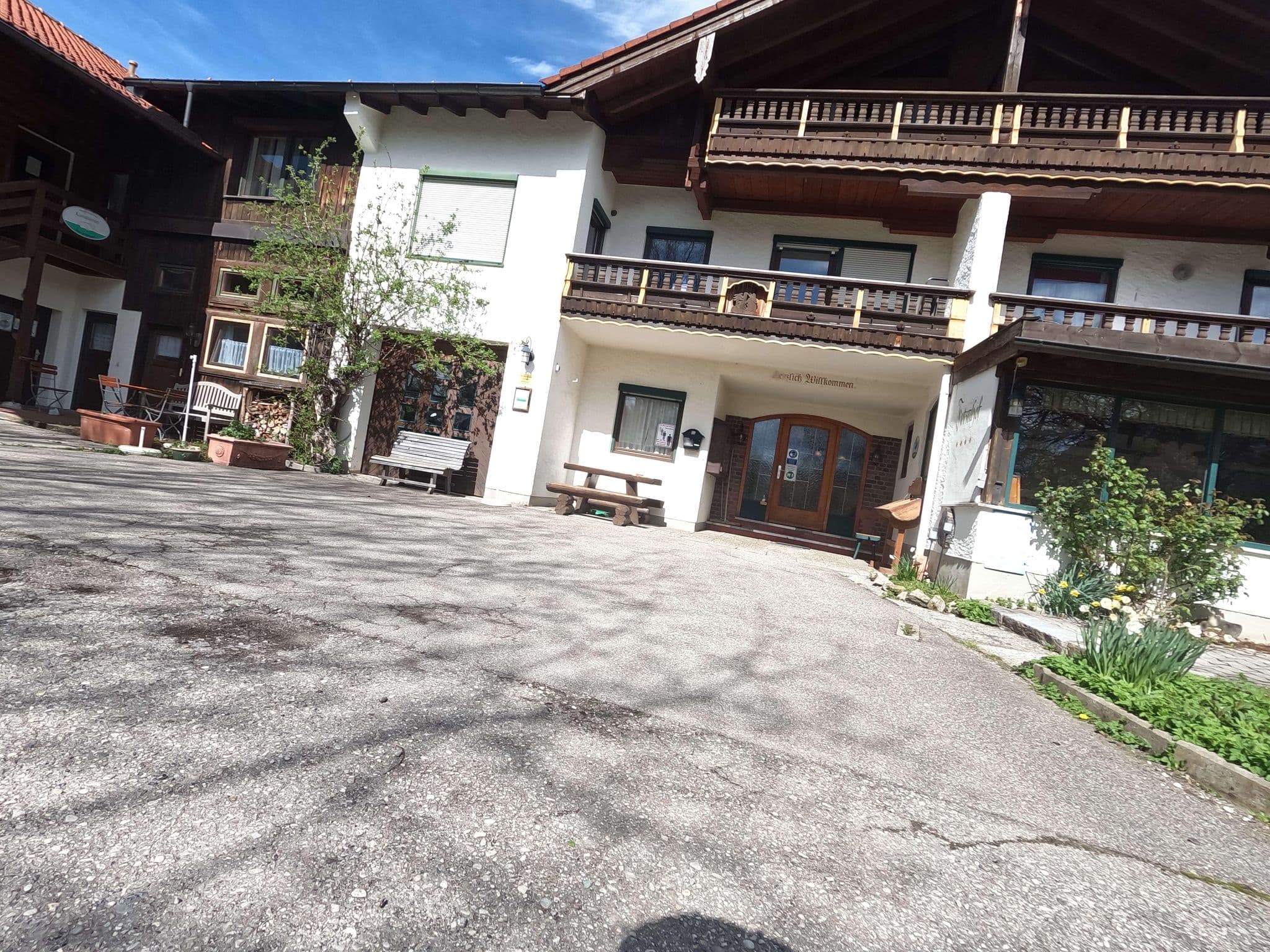 Street view near Fetznhof - Zuhäusl, Grassau — © natebus (CC BY-SA · Mapillary)