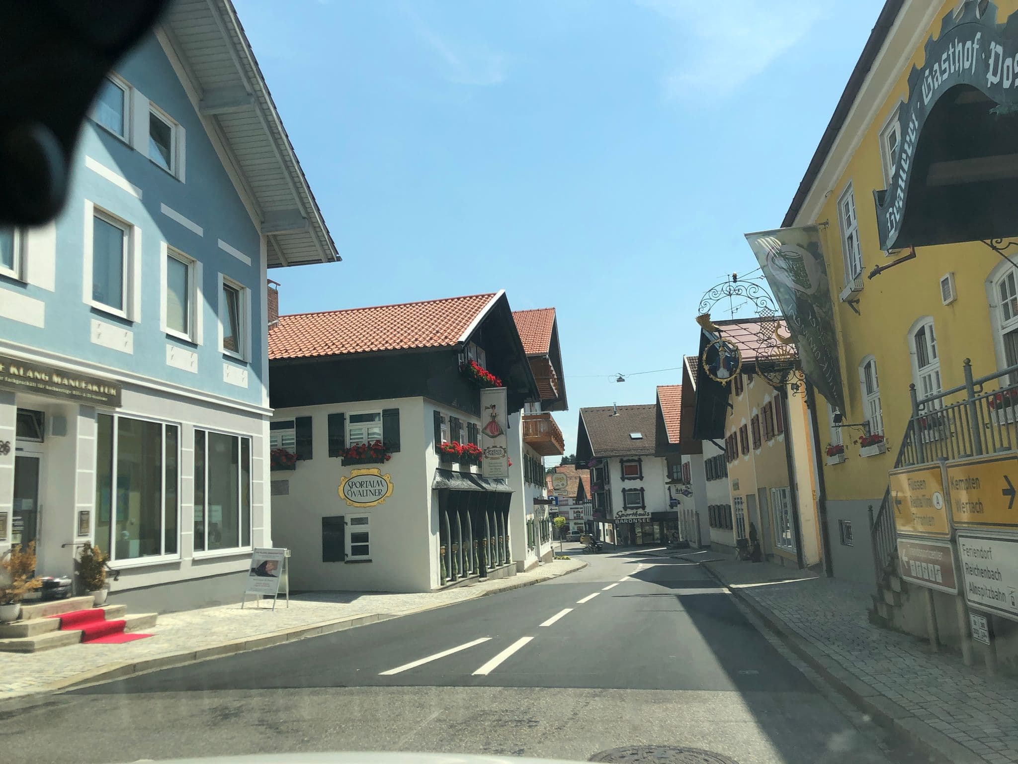 Street view near Brauerei-Gasthof Hotel Post, Nesselwang — © holgerd (CC BY-SA · Mapillary)