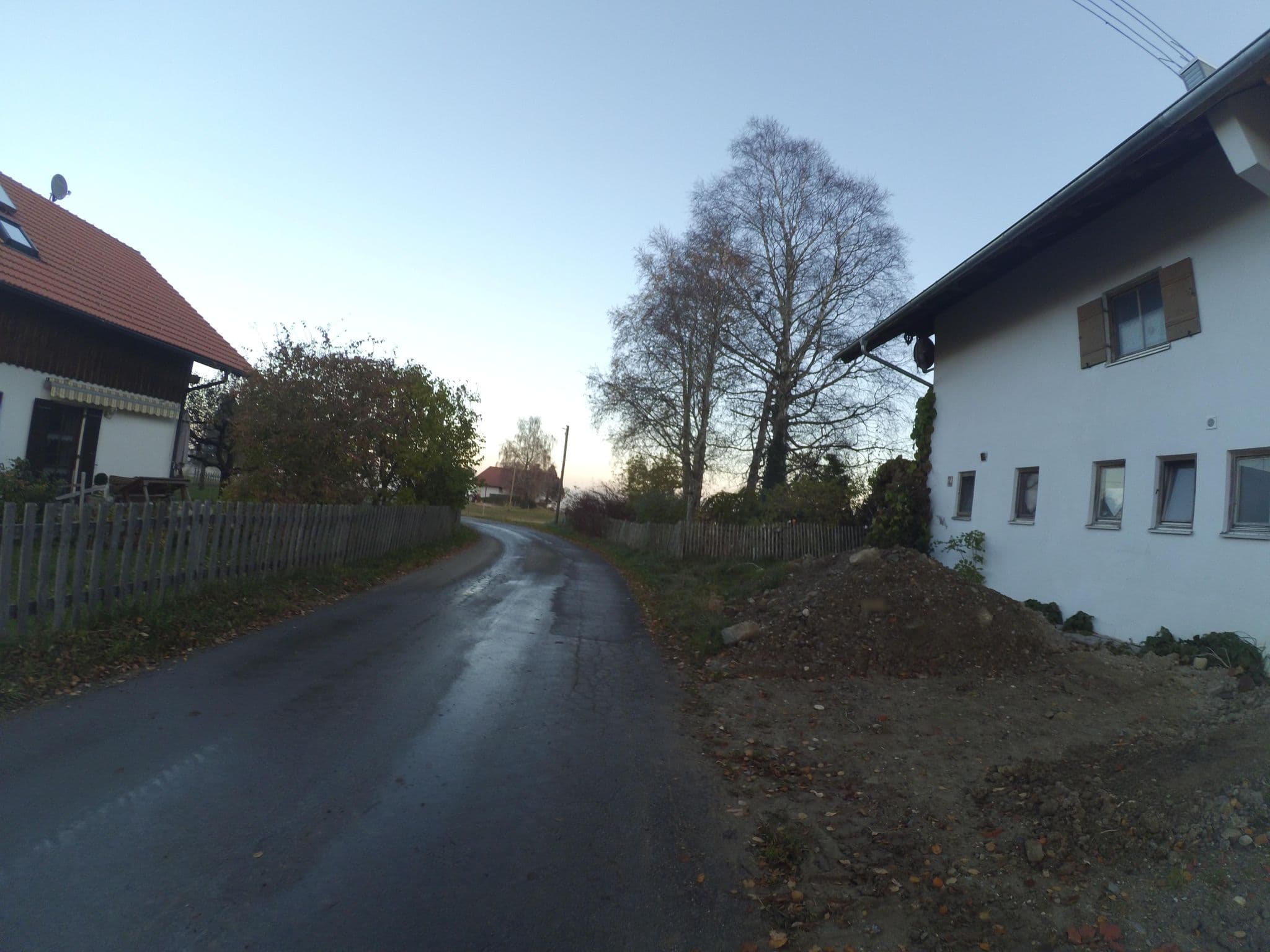 Street view near Bergbauernhof Berkmüller, Bernbeuren — © ente (CC BY-SA · Mapillary)