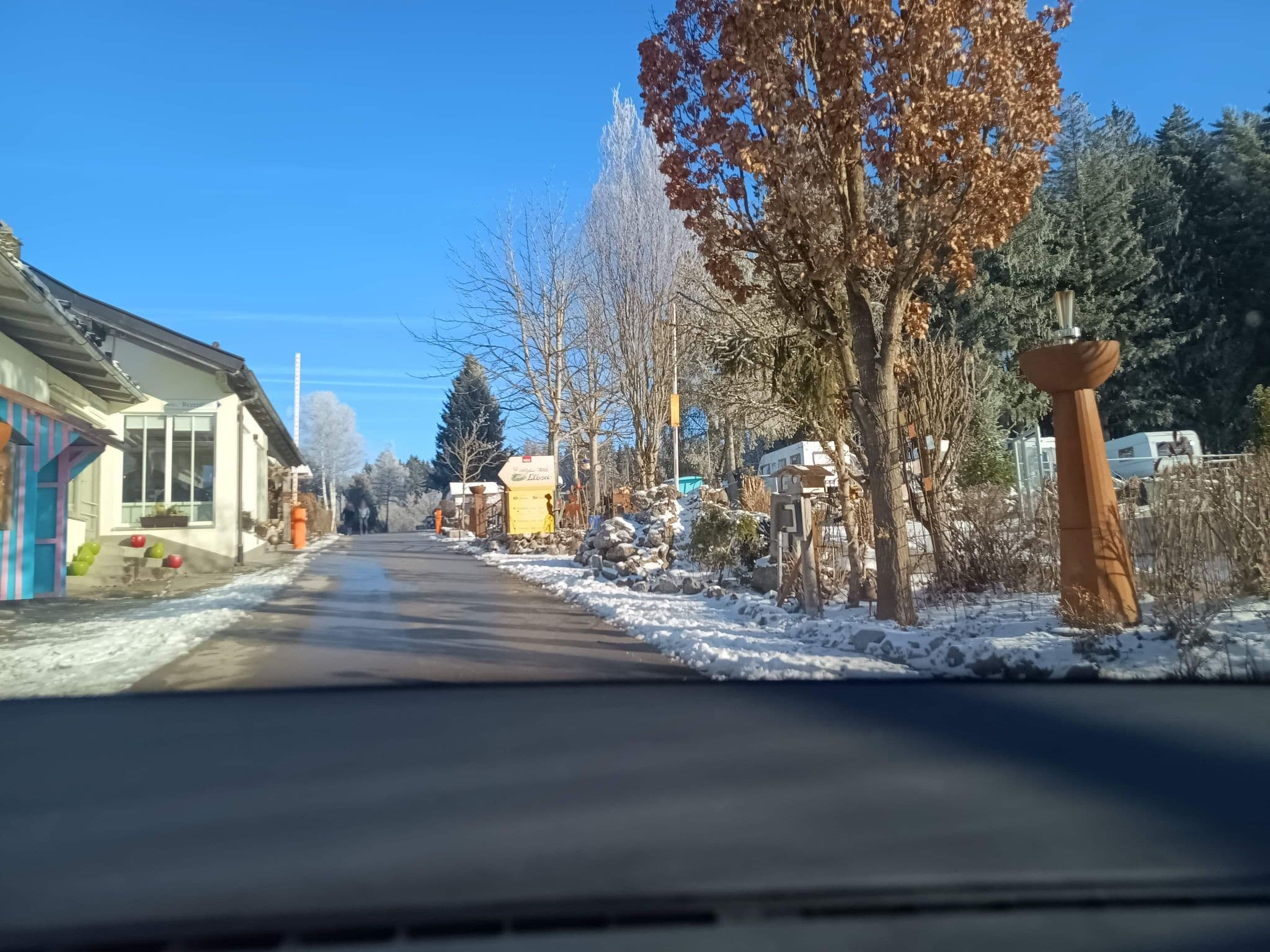 Street view near Allgäu-Hotel Elbsee, Aitrang — © zuse (CC BY-SA · Mapillary)