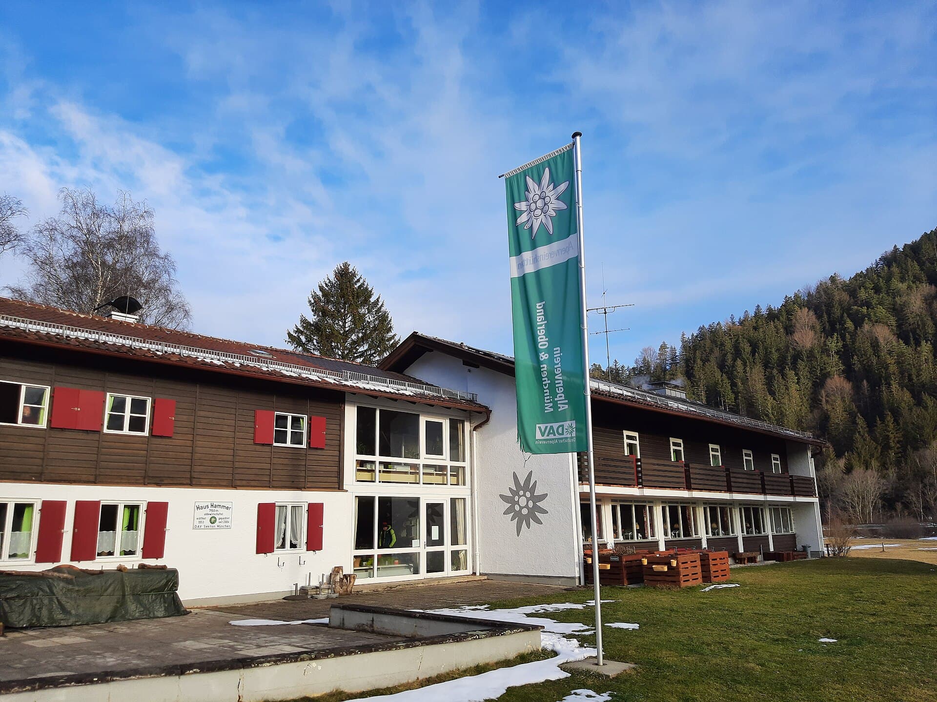 DAV-Haus Hammer (via Wikimedia Commons, CC BY-SA 4.0)