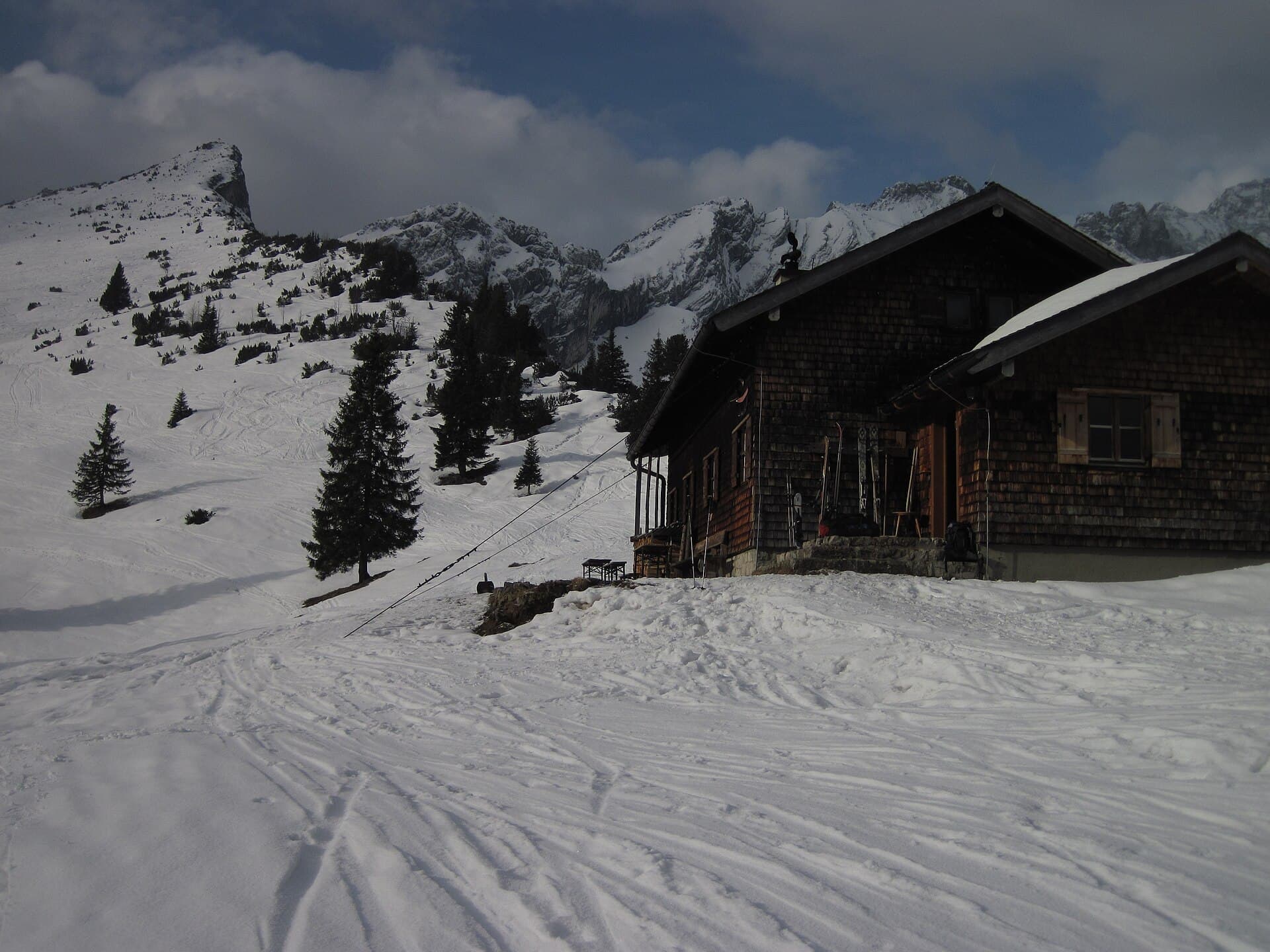 Stuibenhütte (via Wikimedia Commons, CC BY 3.0)