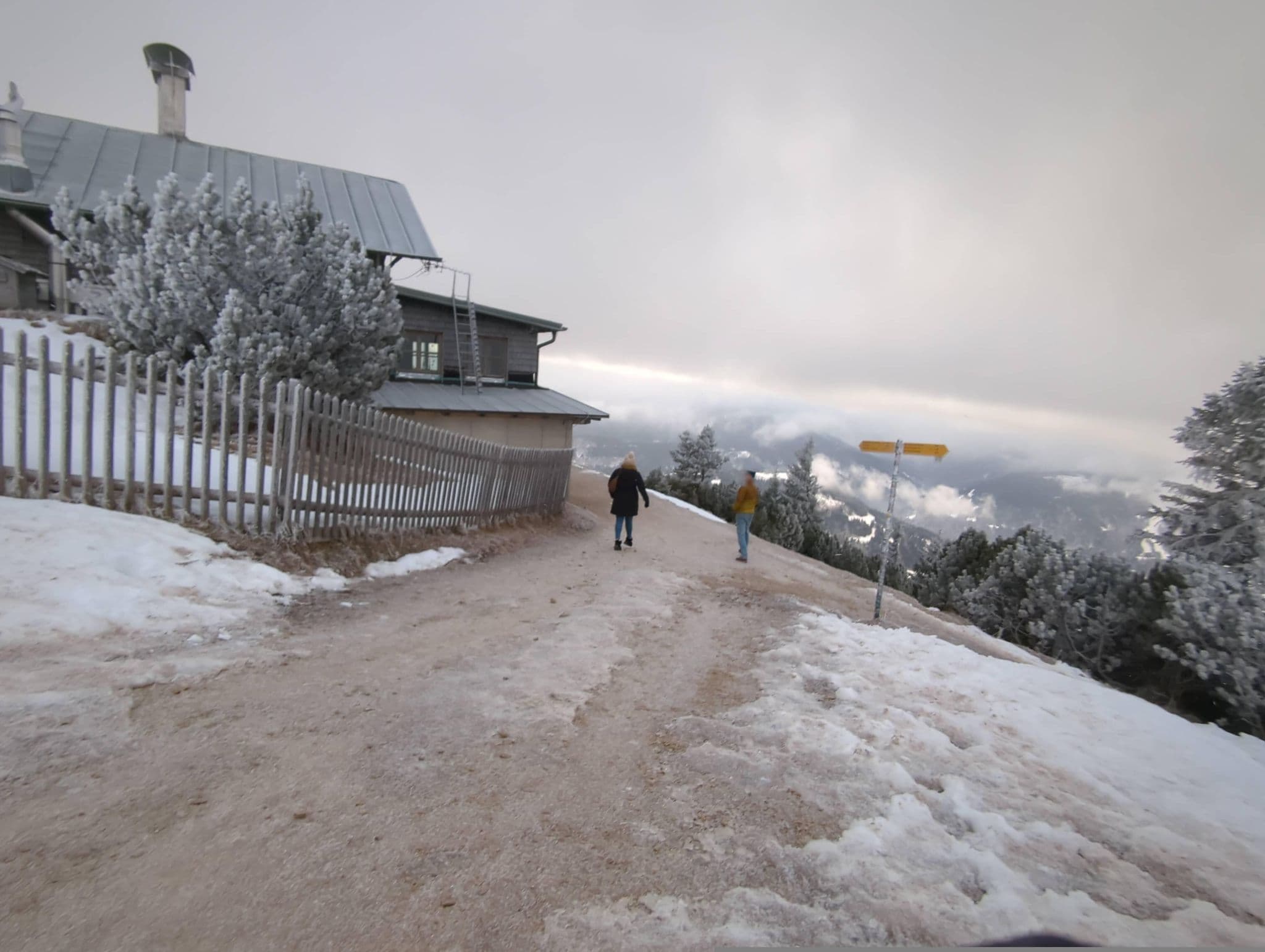 Street view near Wank-Haus, Farchant — © miguel_andrade (CC BY-SA · Mapillary)