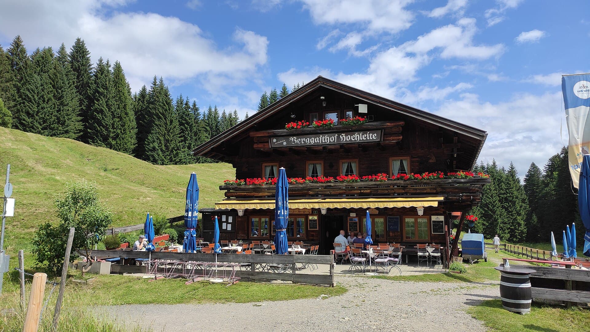 Berggasthof Hochleite (via Wikimedia Commons, CC BY-SA 3.0)