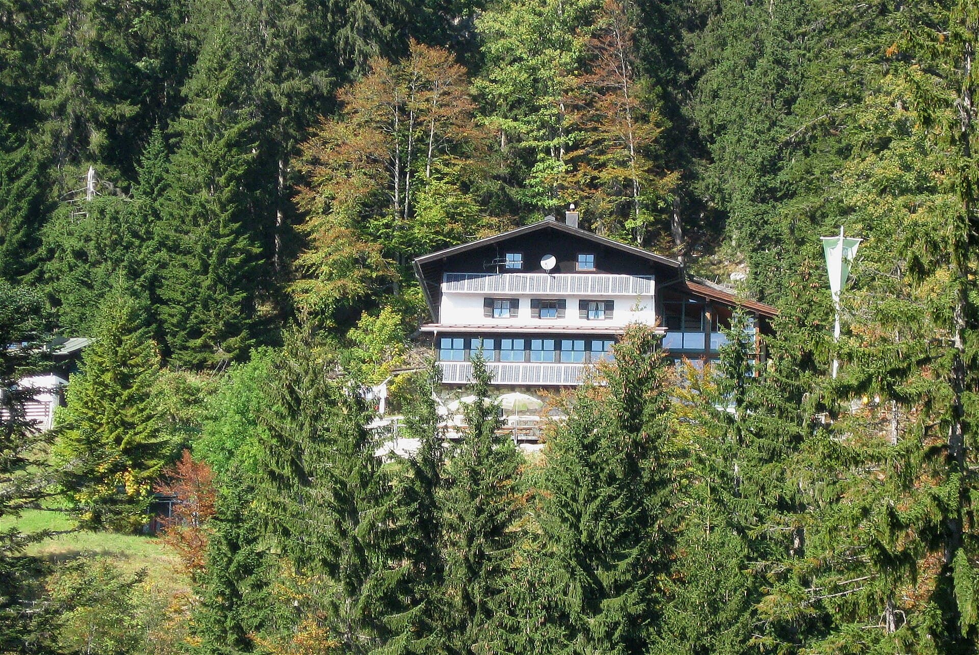 Brünnsteinhaus (via Wikimedia Commons, CC BY-SA 3.0)
