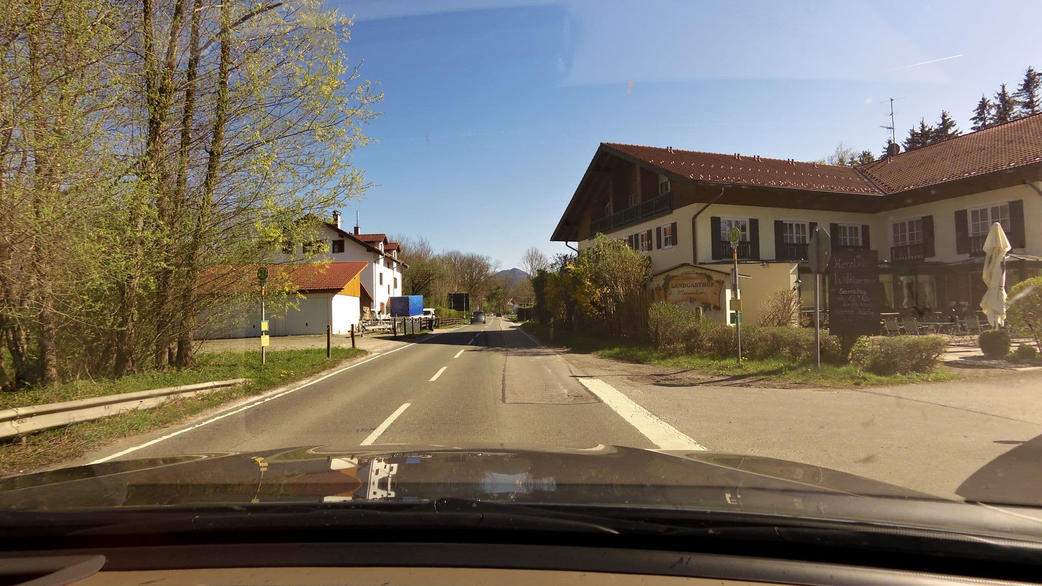 Street view near Hotel zum Maximilian, Bad Feilnbach — © czmrtn (CC BY-SA · Mapillary)