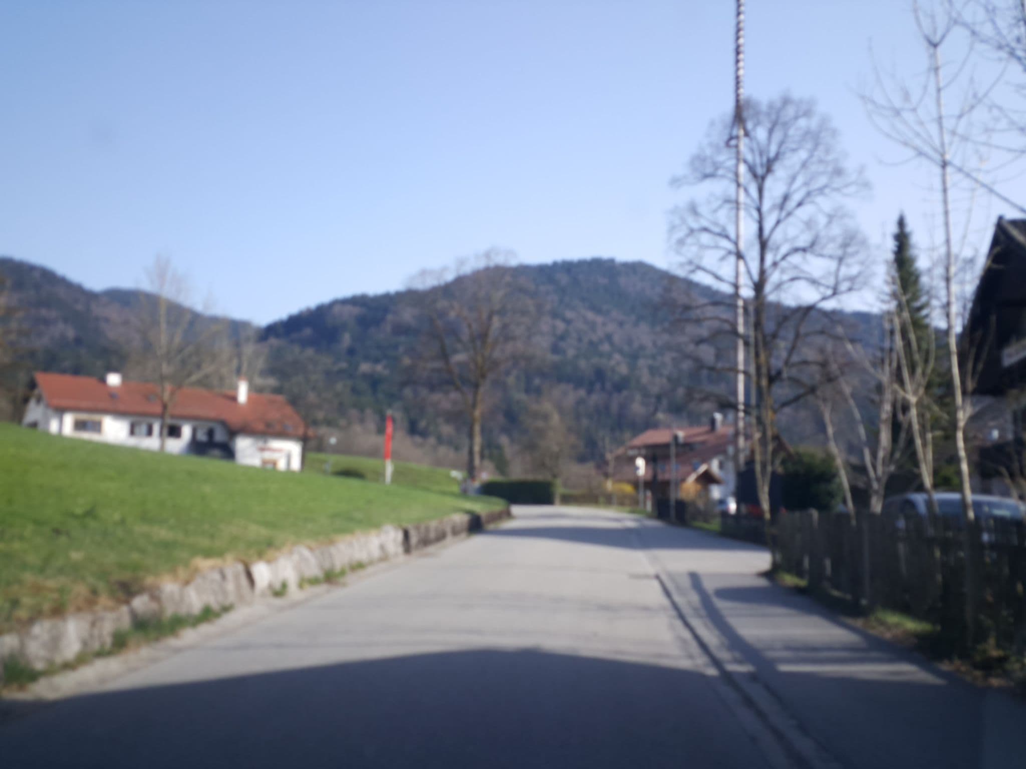 Street view near Gasthof Kronschnabl, Bad Heilbrunn — © renade (CC BY-SA · Mapillary)