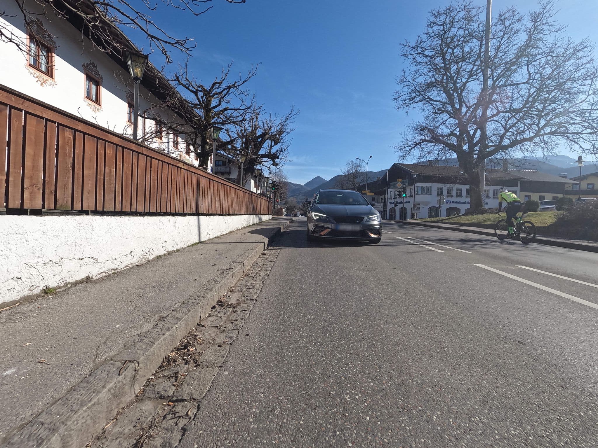 Street view near Alter Wirt, Bernau am Chiemsee — © natebus (CC BY-SA · Mapillary)