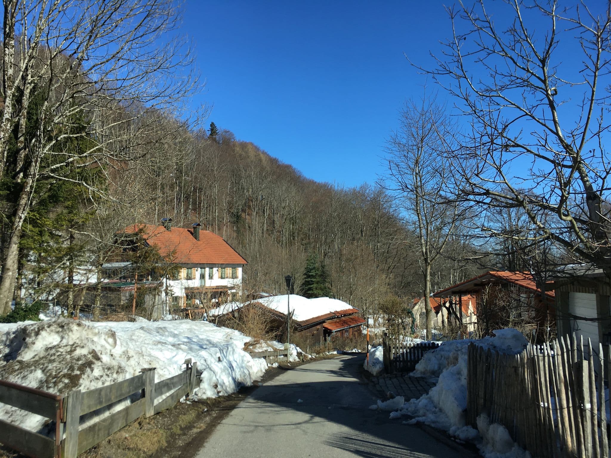 Street view near Ferienhaus am Waldrand, Aschau im Chiemgau — © rockd (CC BY-SA · Mapillary)