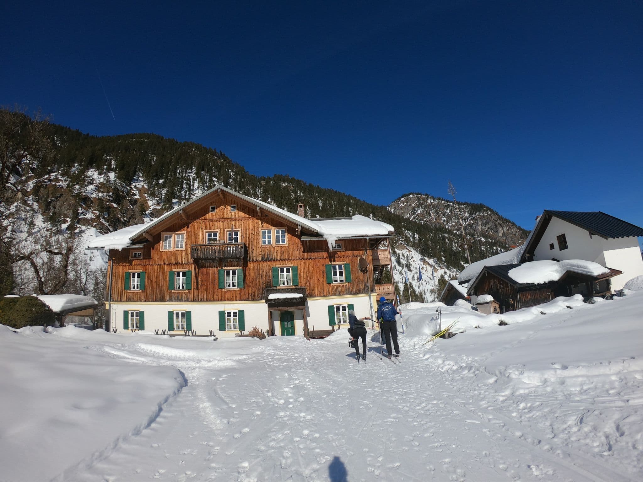 Street view near Gasthaus Post Vorderriß, Kochel — © natebus (CC BY-SA · Mapillary)