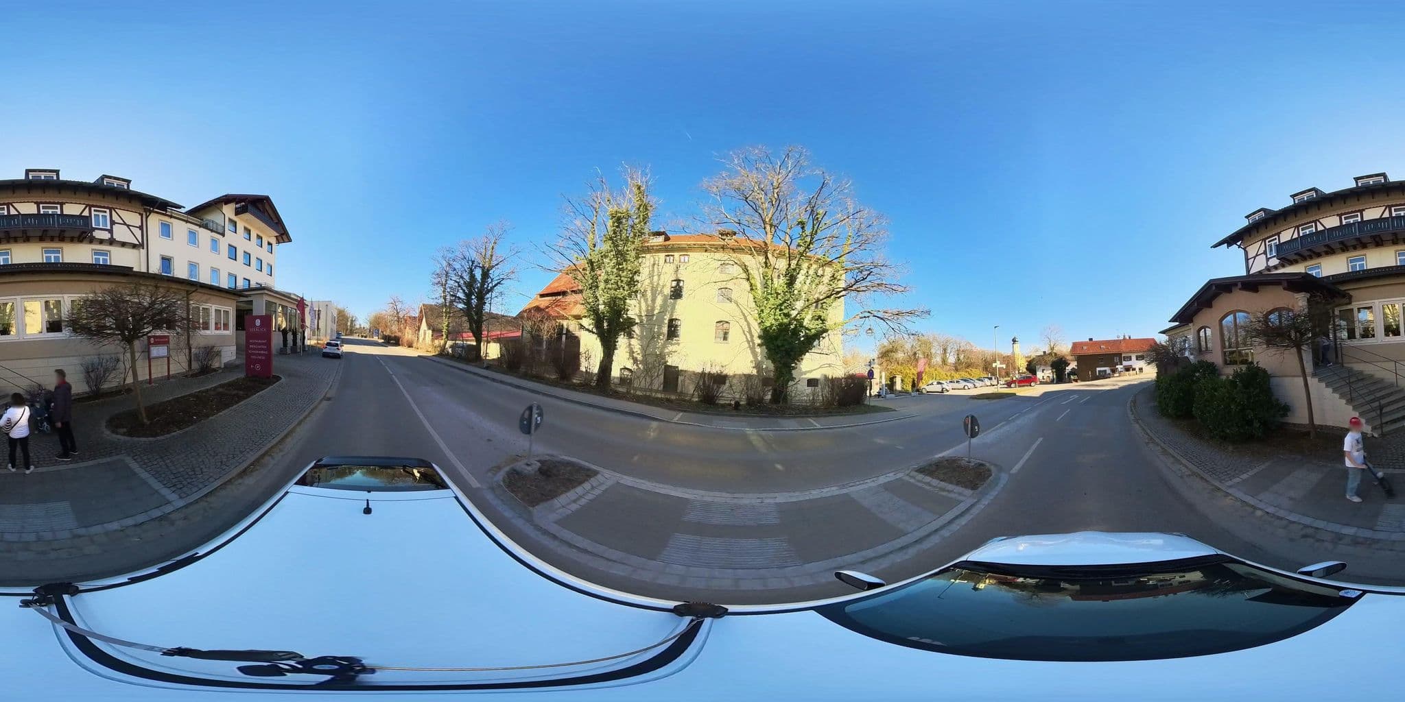 Street view near Hotel Seeblick, Tutzing — © osmplus_org (CC BY-SA · Mapillary)