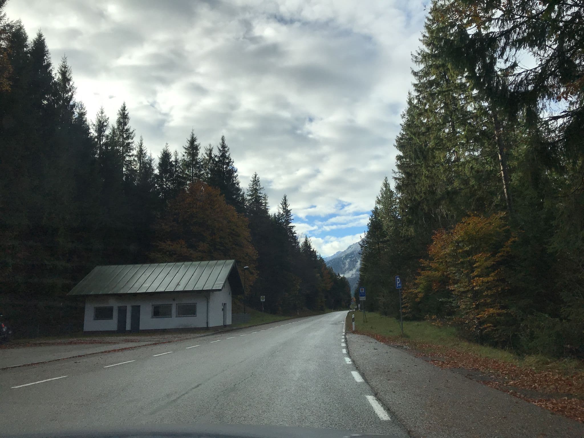 Street view near Alte Grenzstation Vorderriß, Wallgau — © svenruppert (CC BY-SA · Mapillary)