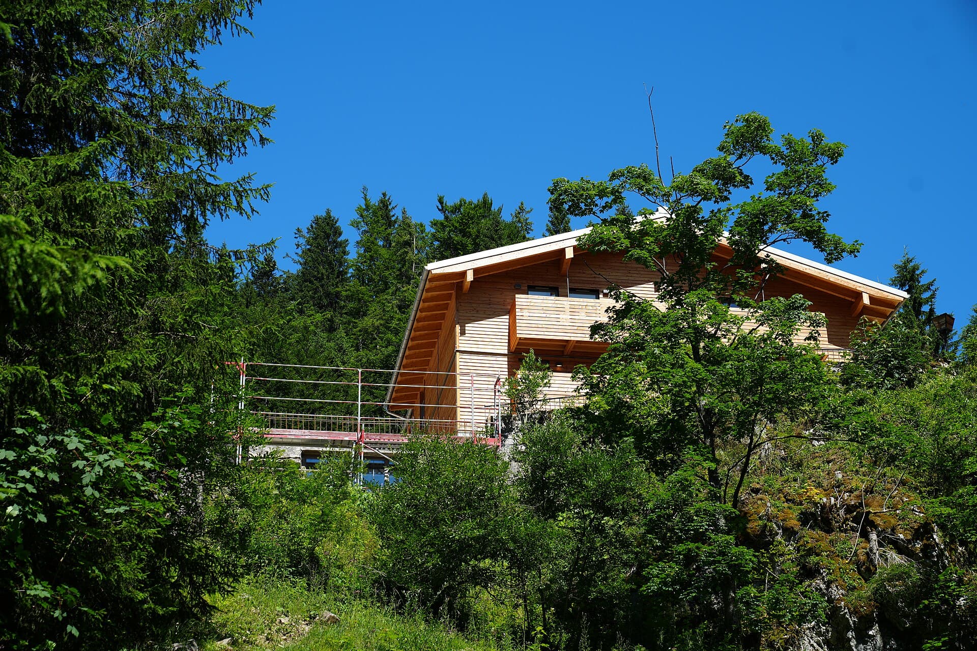 DAV-Haus Spitzingsee (via Wikimedia Commons, CC BY-SA 4.0)
