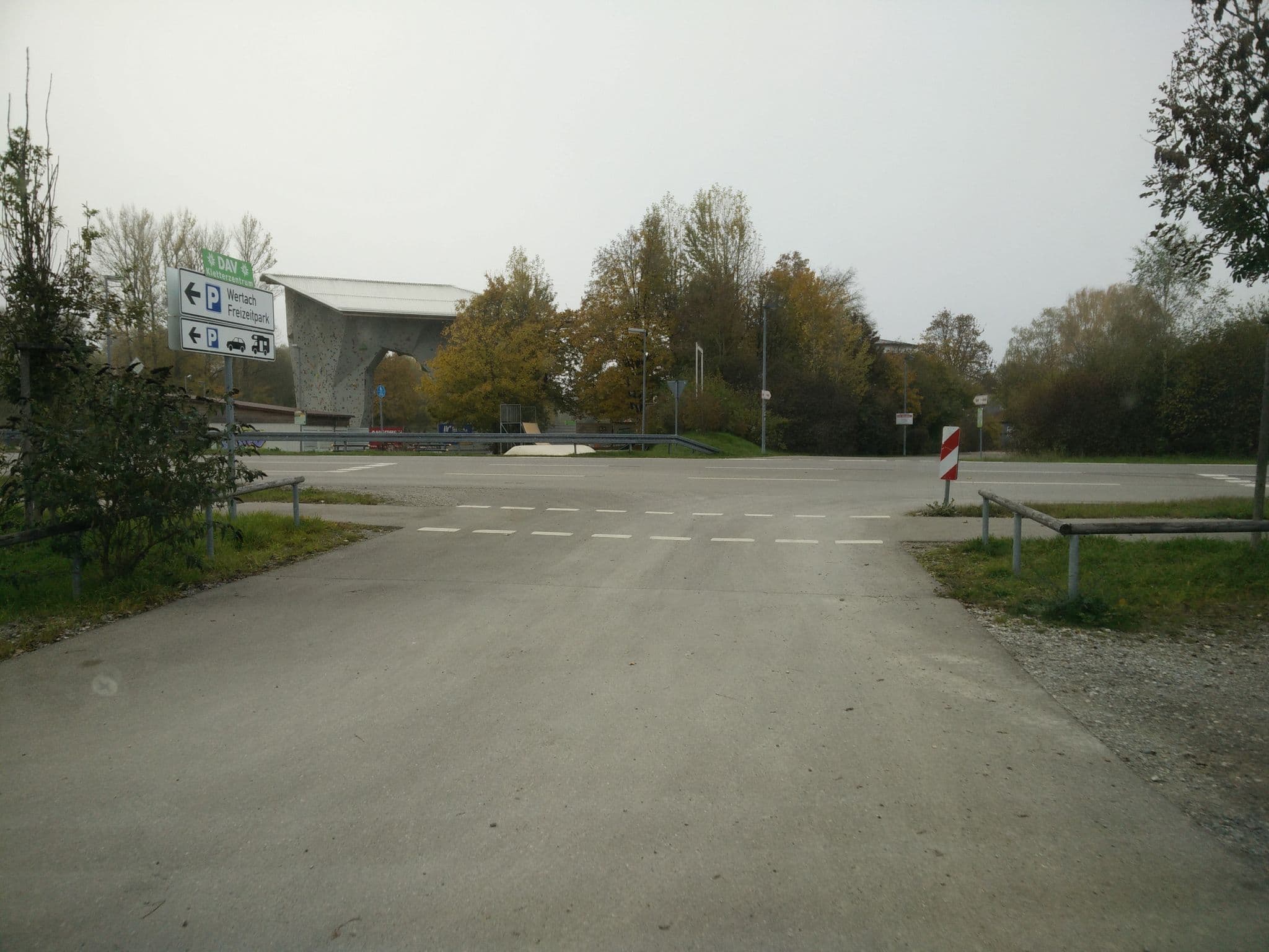 Street view near Wohnmobilplatz Kaufbeuren, Kaufbeuren — © joostjakob (CC BY-SA · Mapillary)
