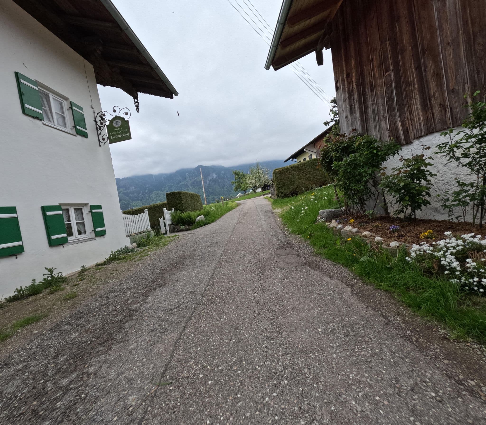 Street view near Dreilindenhof, Aschau im Chiemgau — © kopra (CC BY-SA · Mapillary)