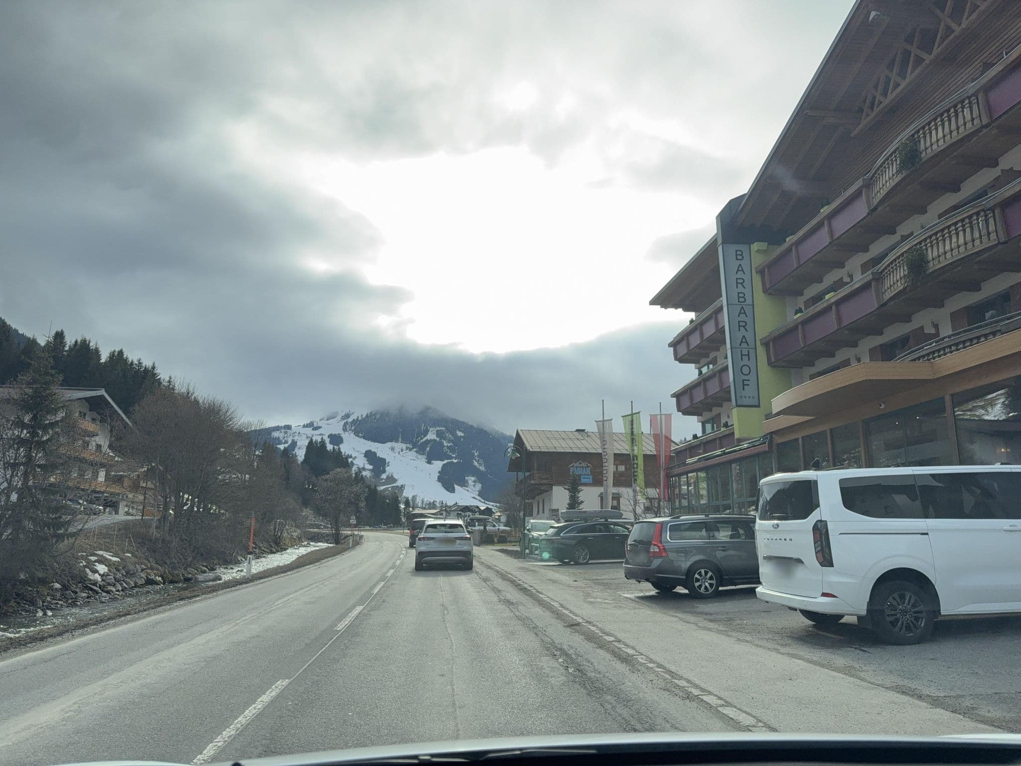 Street view near Hotel Barbarahof, Saalbach — © ottor (CC BY-SA · Mapillary)
