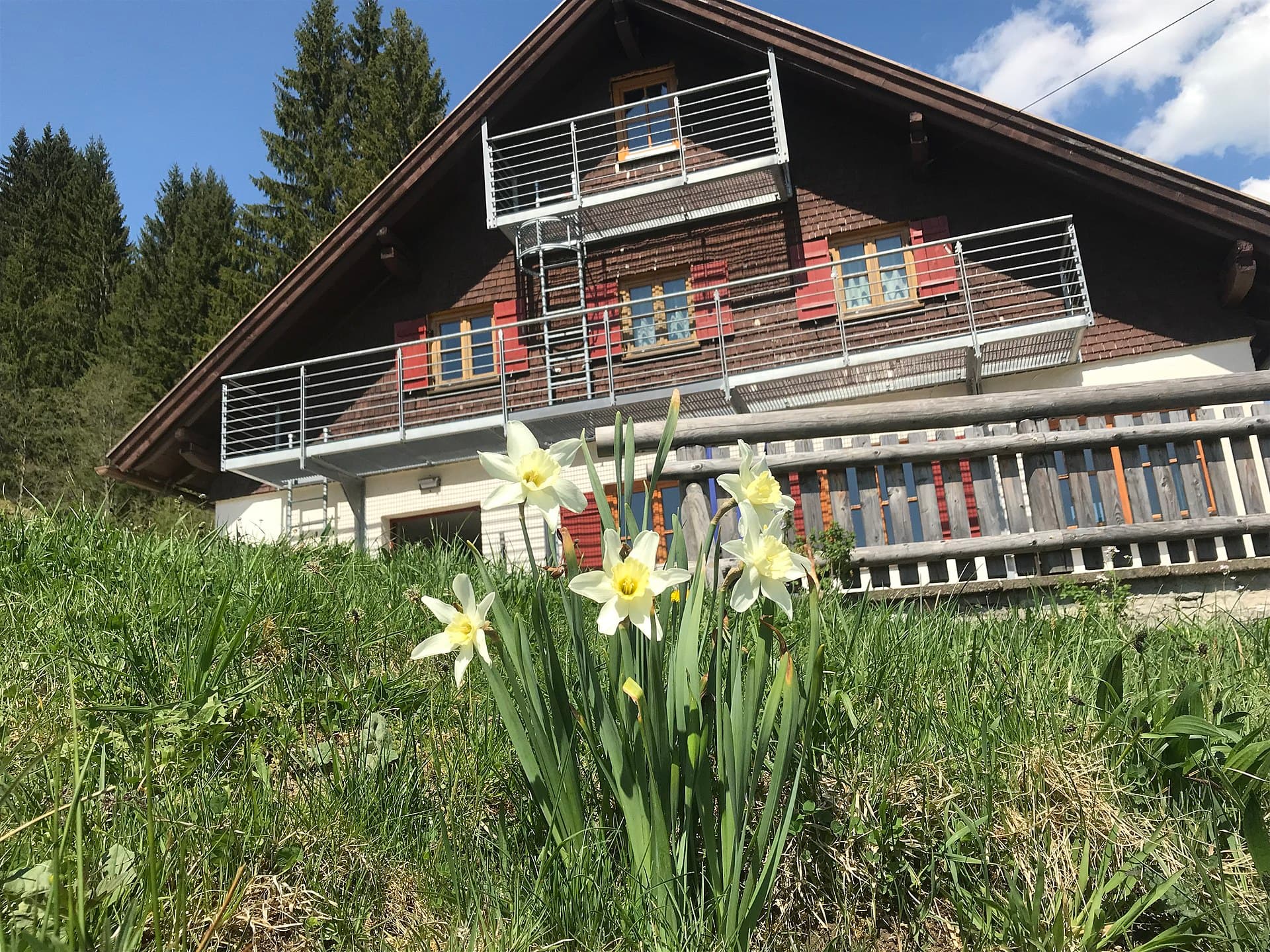 Otto-Schwegler-Hütte (via Wikimedia Commons, CC BY-SA 4.0)