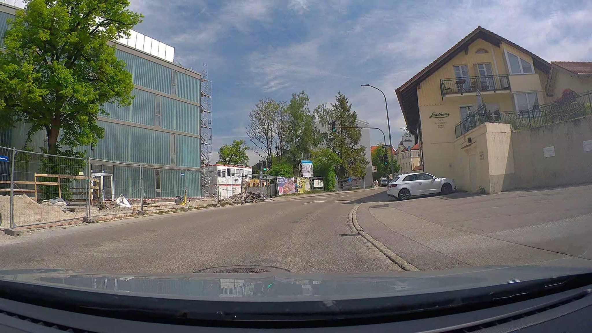 Street view near Landhaus Café, Wolfratshausen — © poxonline (CC BY-SA · Mapillary)