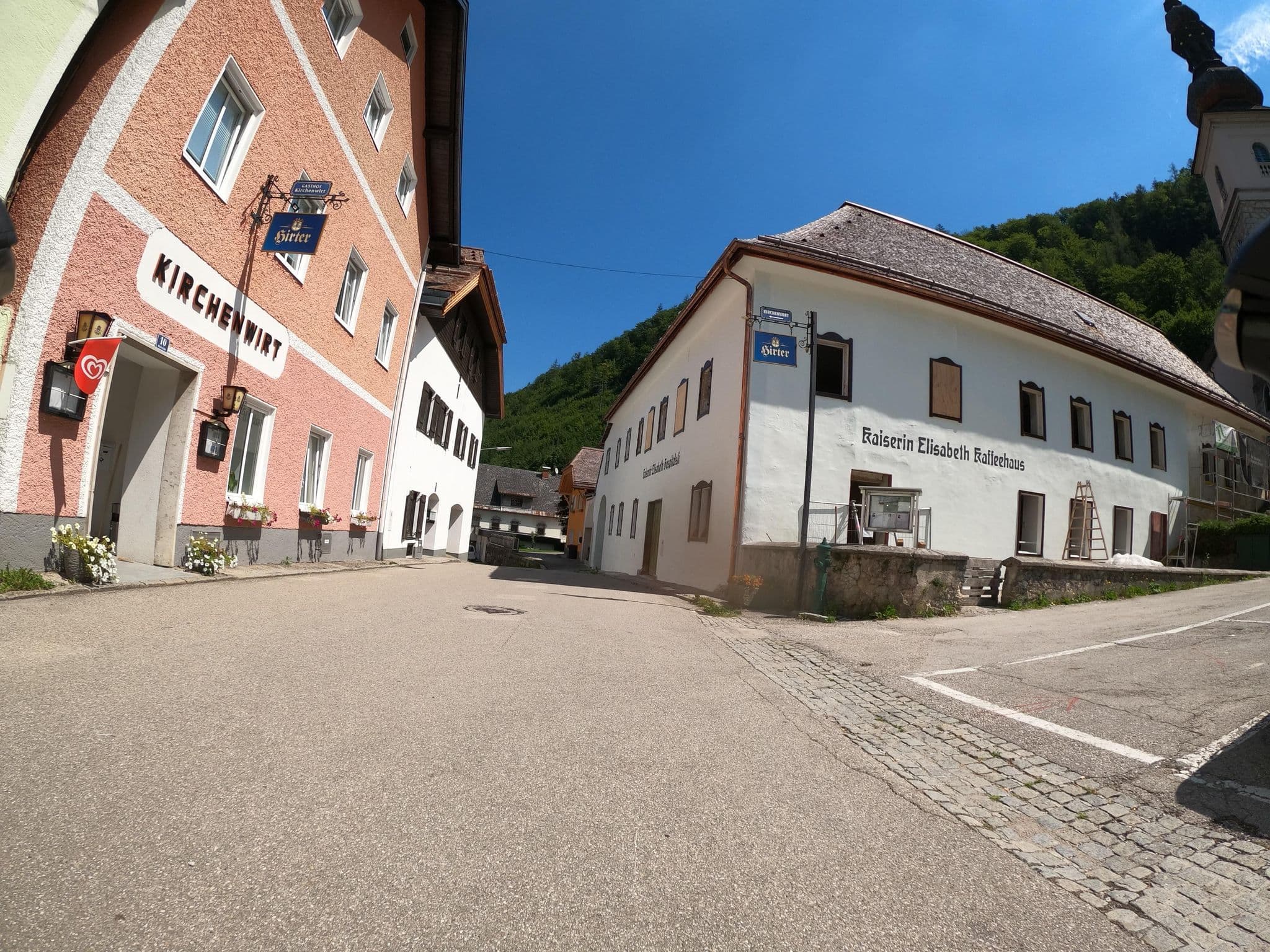Street view near Pension Kirchenwirt, Bad Goisern — © Langfahrer (CC BY-SA · Mapillary)
