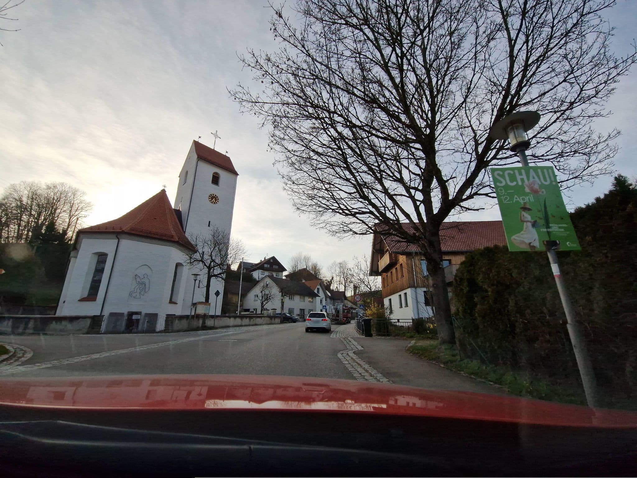 Street view near Pia's Nature Retreat, Neukirch — © mcliquid (CC BY-SA · Mapillary)