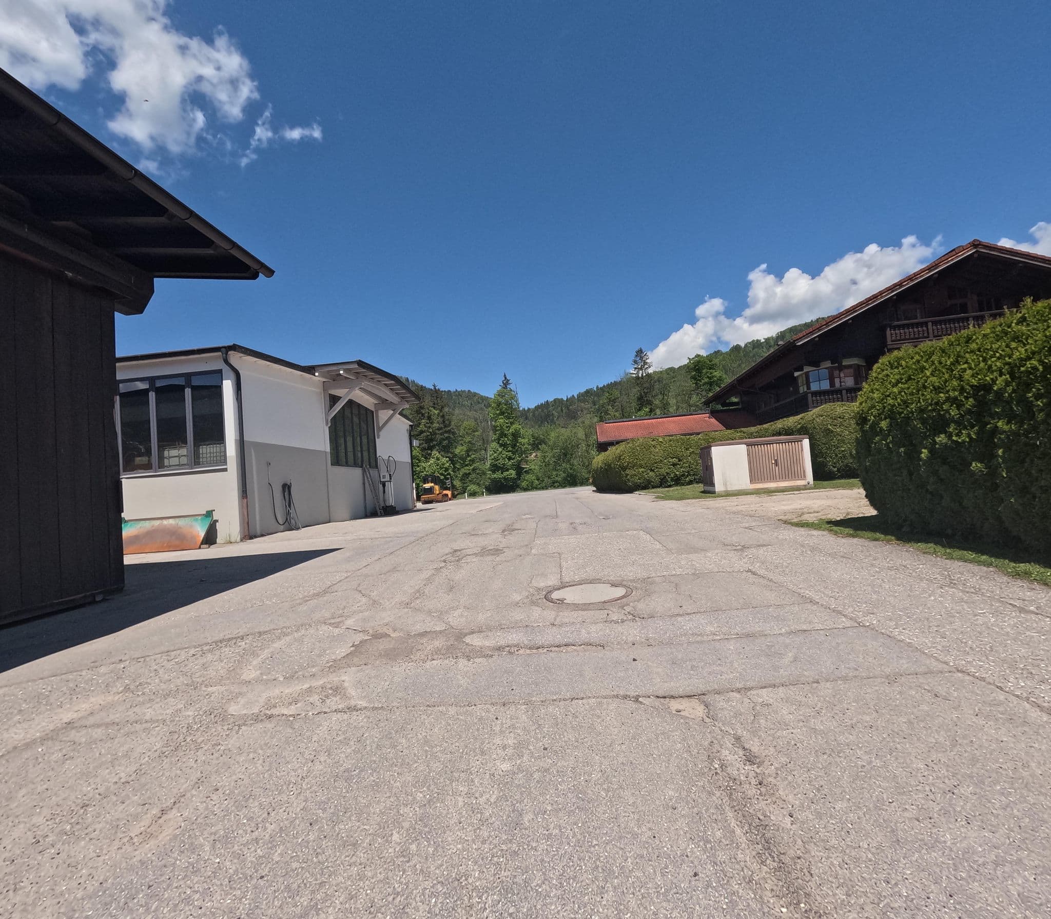 Street view near Kaiserhof, Reit im Winkl — © natebus (CC BY-SA · Mapillary)