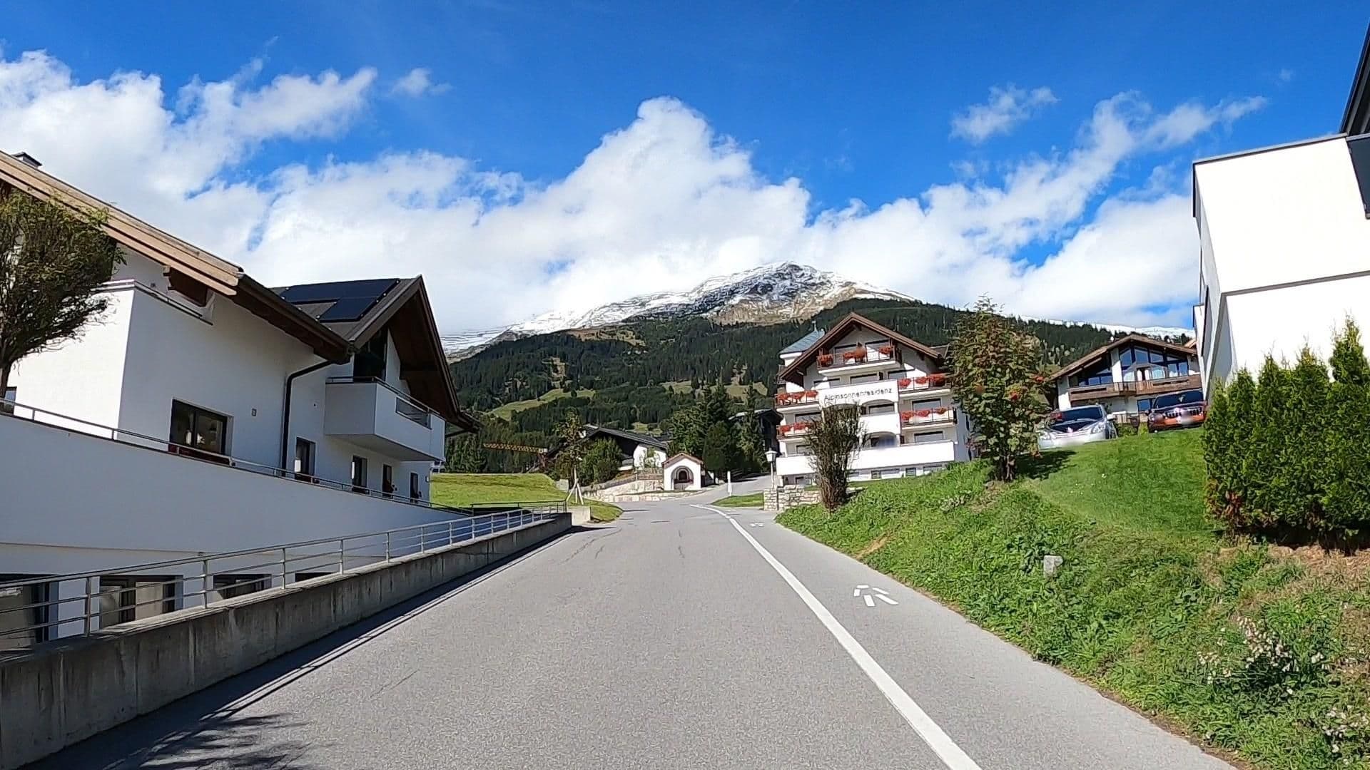 Street view near Montinea, Fiss
