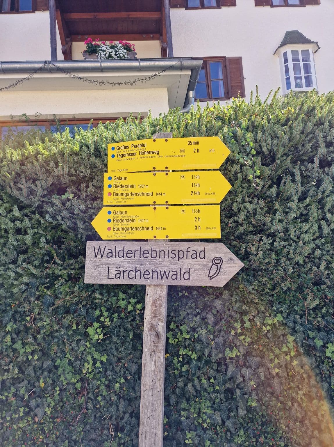 Street view near Aparthotel Fackler, Tegernsee — © santon (CC BY-SA · Mapillary)