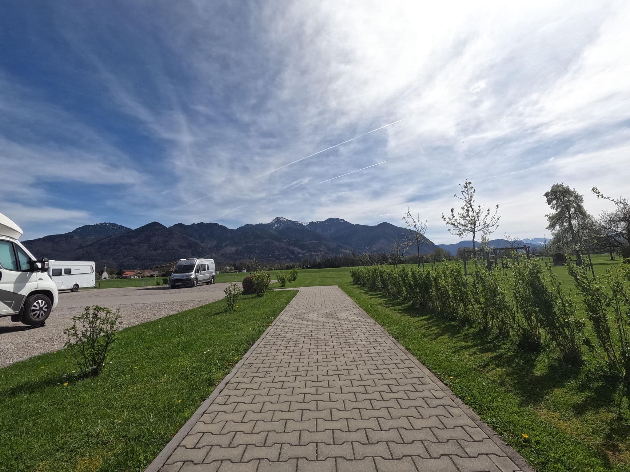 Street view near Wohnmobilstellplatz Steiner, Übersee — © natebus (CC BY-SA · Mapillary)