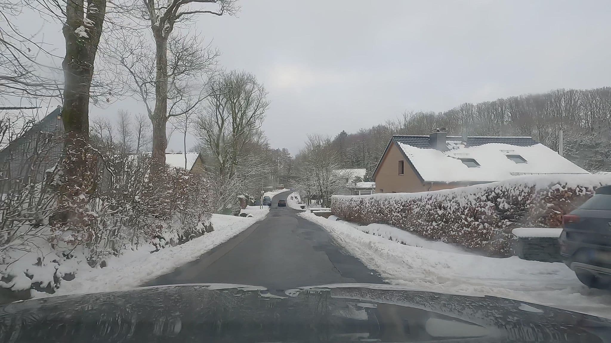 Street view near Eifelbarn, Roetgen — © vinisa (CC BY-SA · Mapillary)