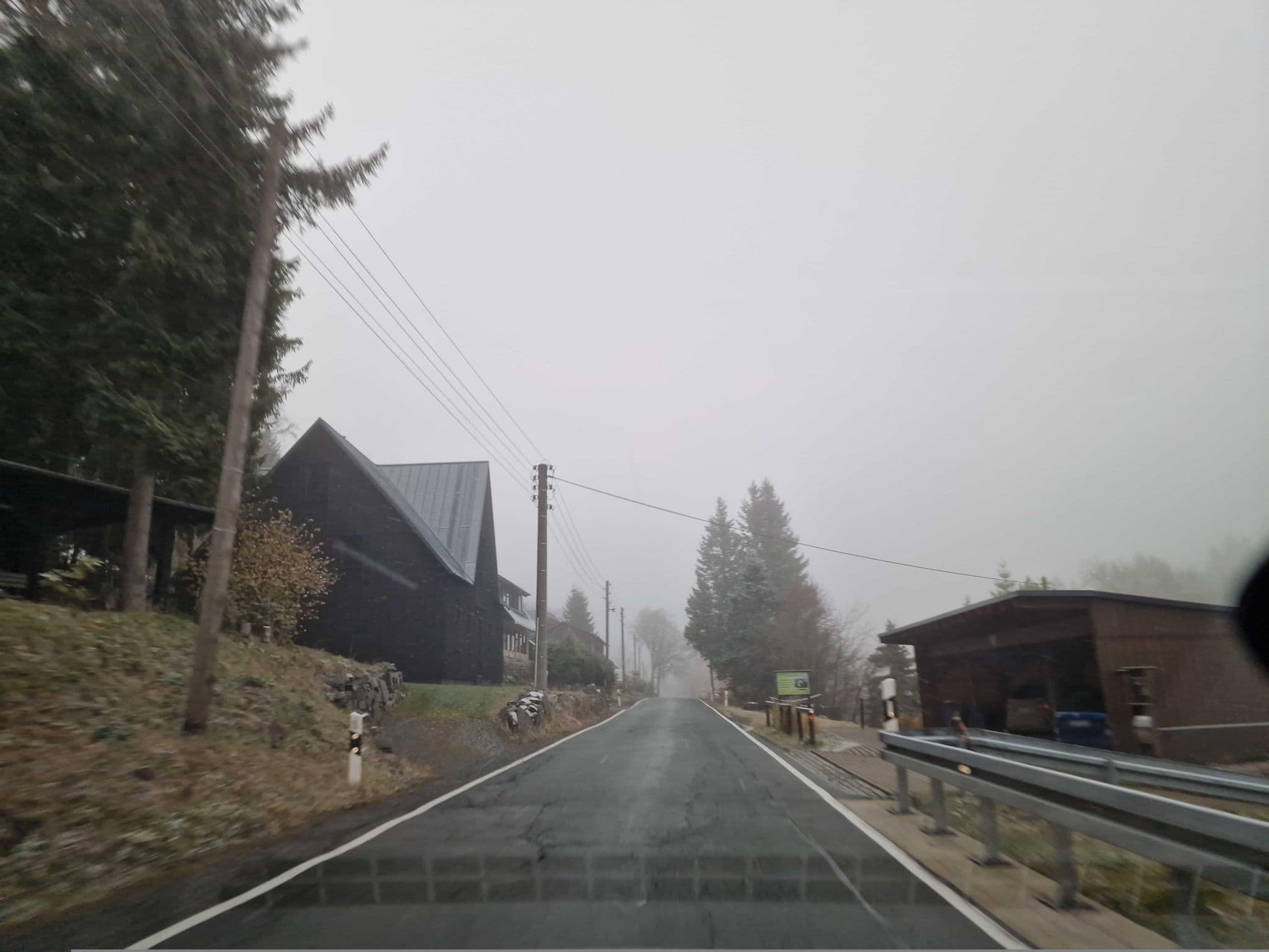Street view near Ferienwohnungen Börnert, Kurort Oberwiesenthal — © canislupus (CC BY-SA · Mapillary)