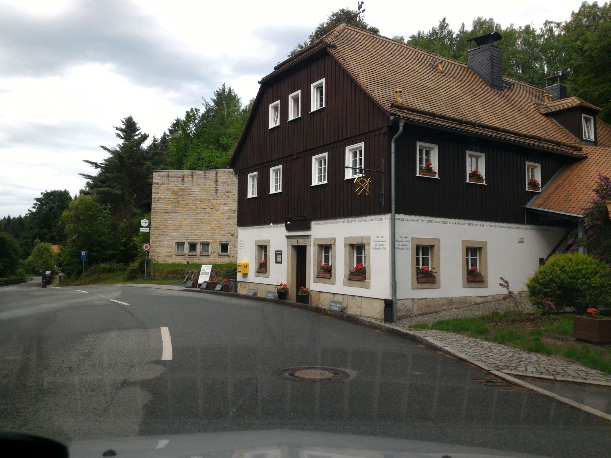 Street view near Gasthof Alte Schmiede, Kurort Oybin — © fell3 (CC BY-SA · Mapillary)
