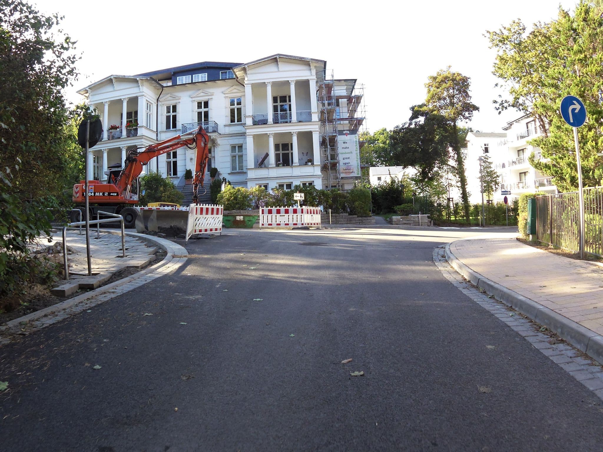 Street view near Jugendherberge Heringsdorf, Seebad Heringsdorf — © zoegglmeyr (CC BY-SA · Mapillary)