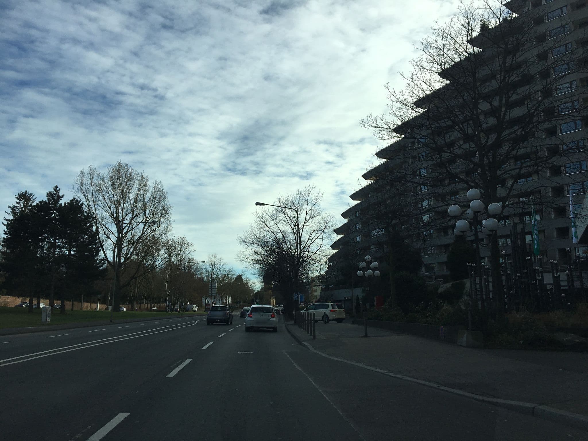 Street view near Leonardo Royal Hotel Frankfurt, Frankfurt am Main