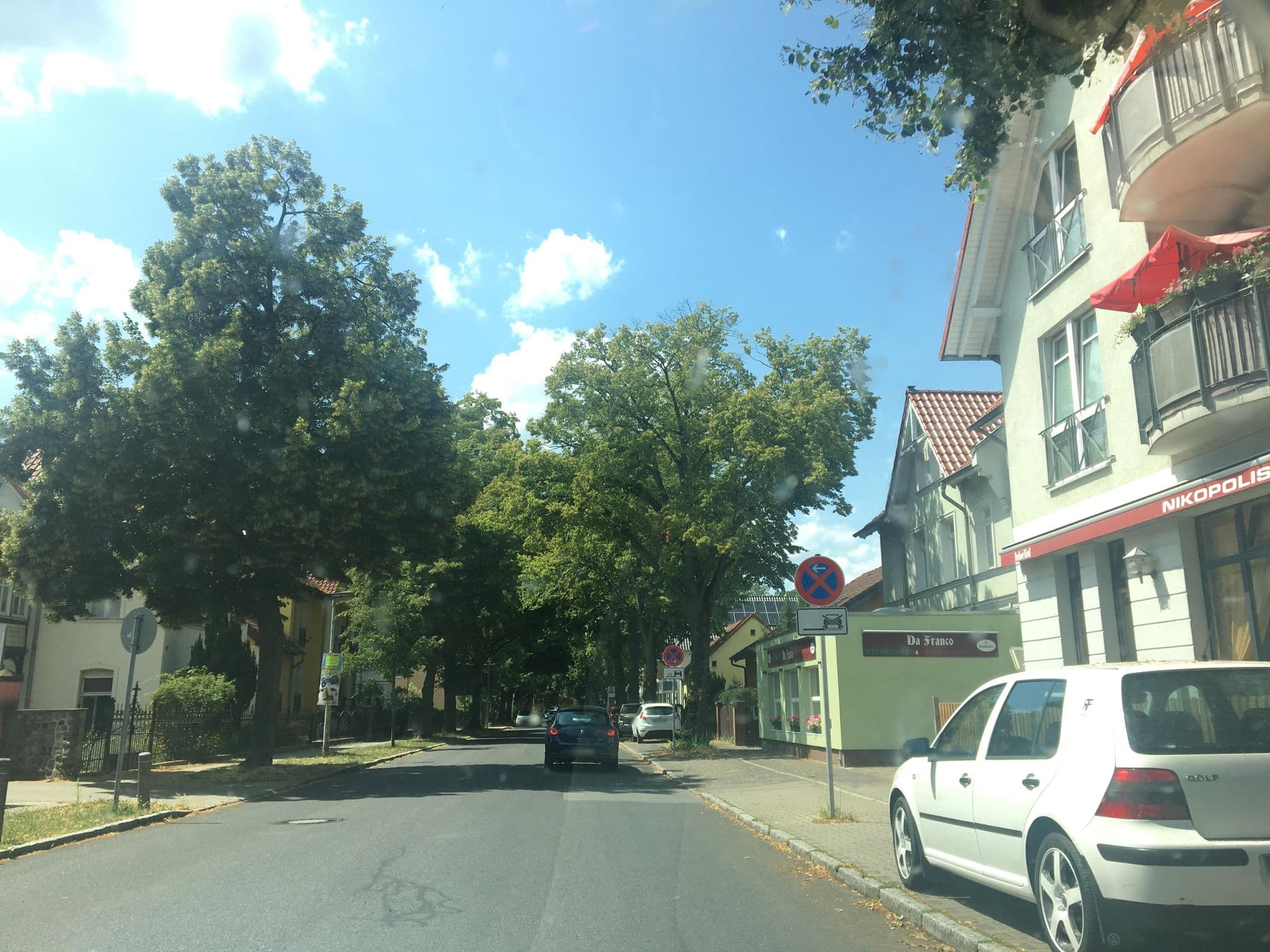 Street view near Märchenhaus, Hohen Neuendorf — © signout (CC BY-SA · Mapillary)