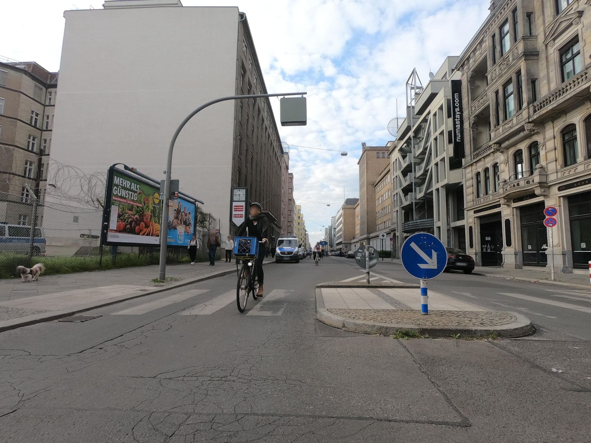 Street view near Numa Berlin Checkpoint Charlie, Kreuzberg — © carlheinz (CC BY-SA · Mapillary)
